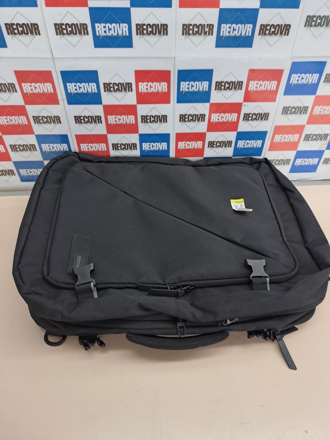 Mochila de viaje ampliable para portátil de hasta 17,3 pulgadas.