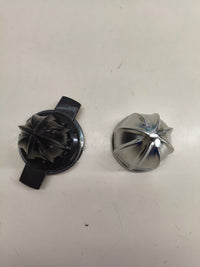 Exprimidor eléctrico de 60 W con 2 conos.
