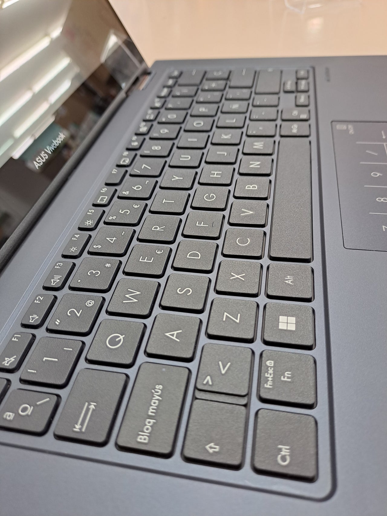 Portátil 14” convertible 4GB 128GB ASUS VivoBook Go 14 Flip azul