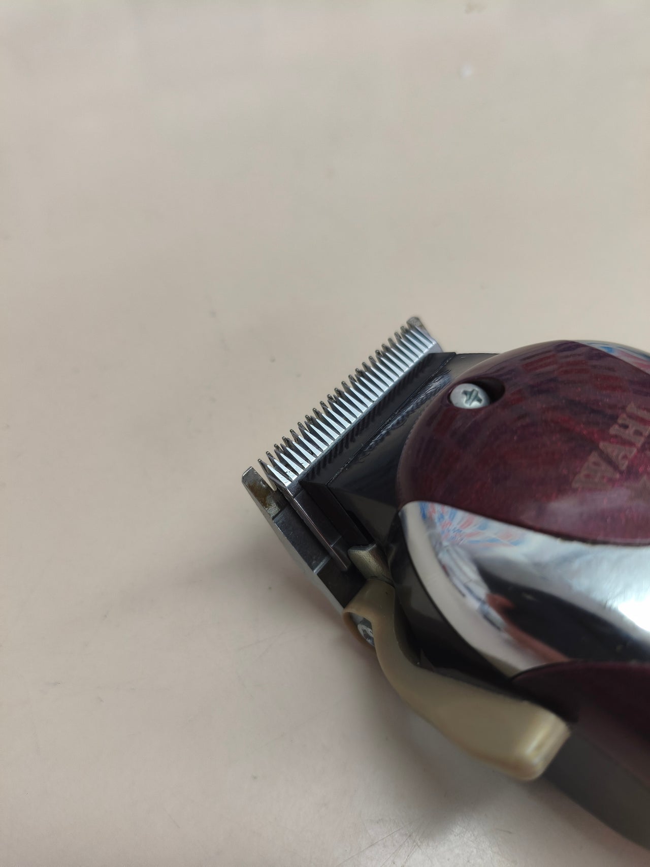 Cortapelos profesional para degradados y difuminados de cabello masculino