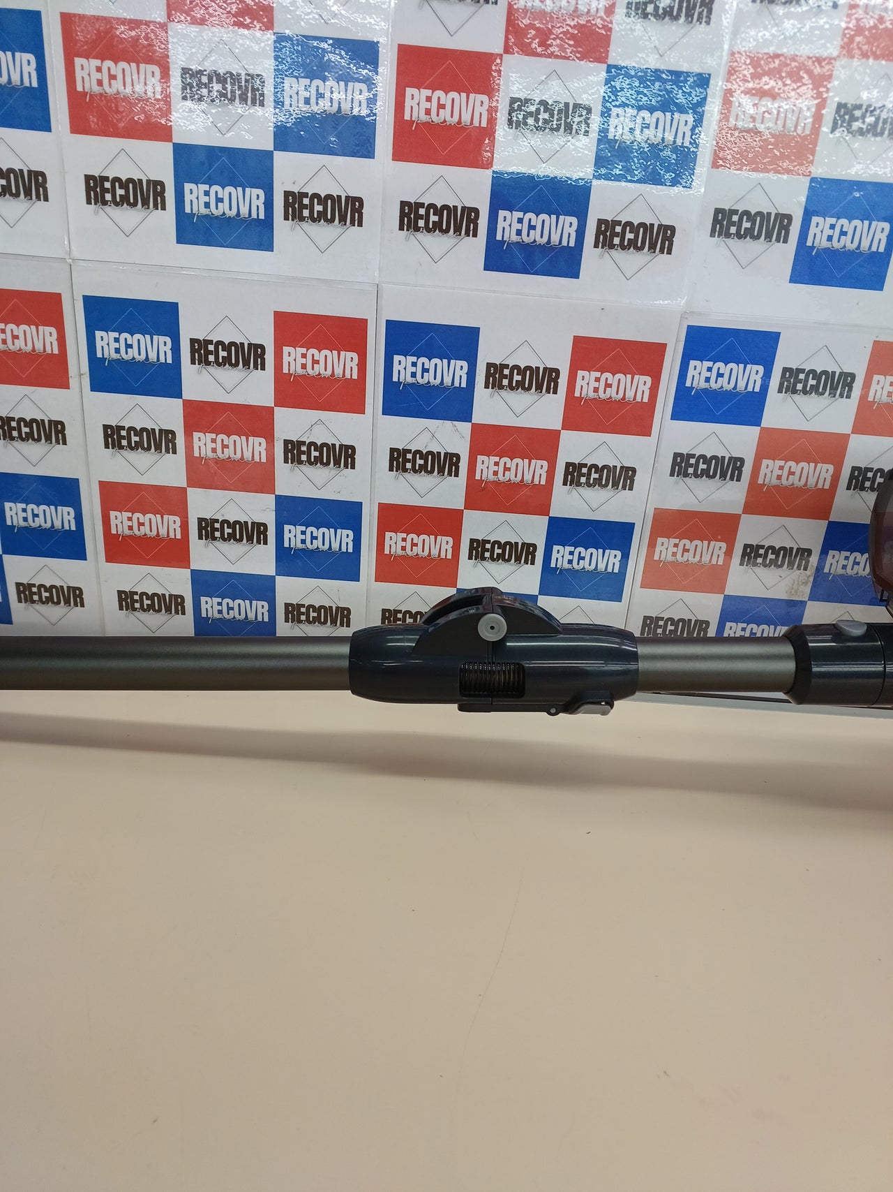 Aspiradora sin cable 65 kPa con fregado 60 min – Vexilar