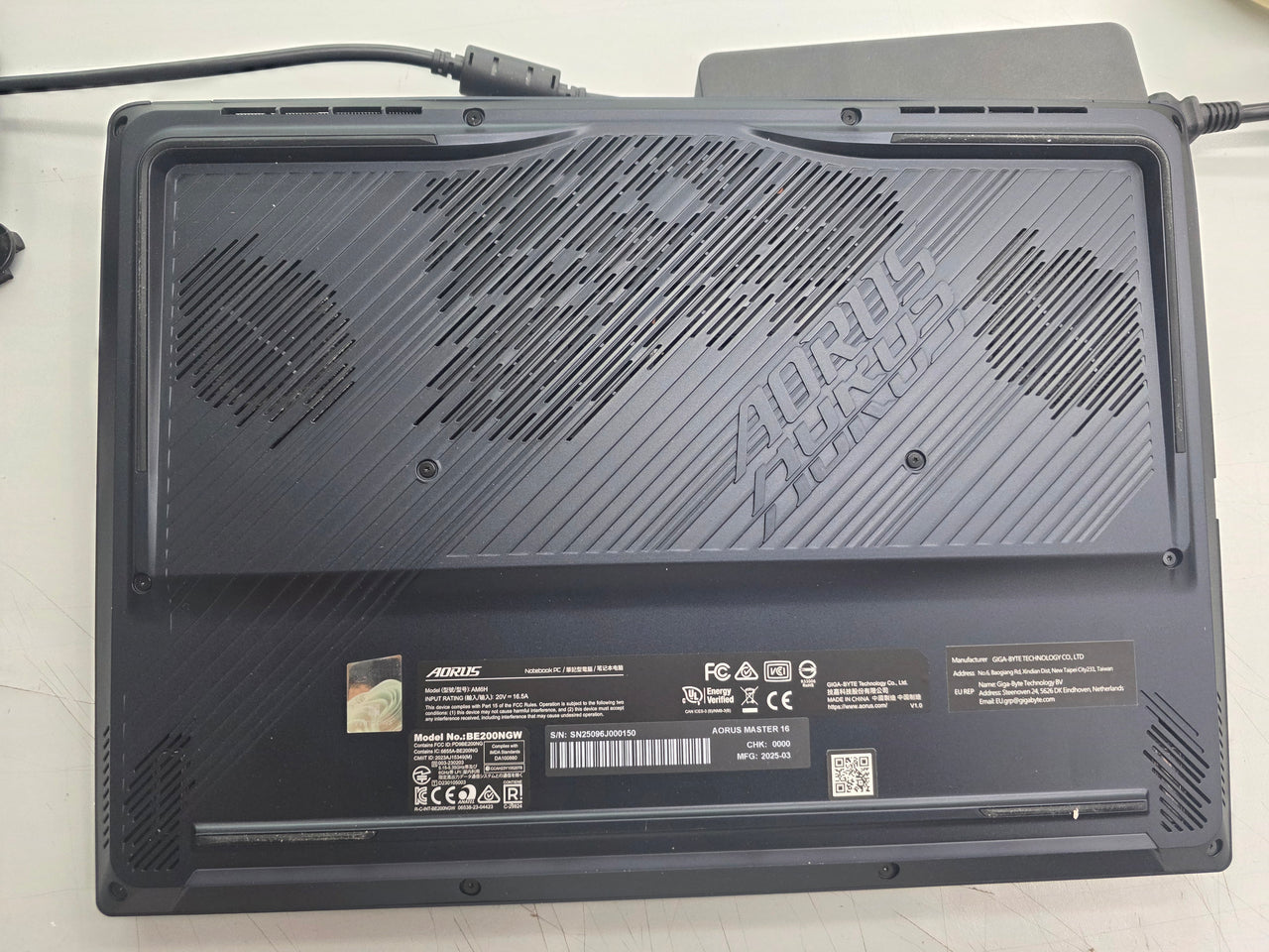 Portátil gaming Gigabyte Aorus Master 16 240 Hz IntelCore Ultra 9