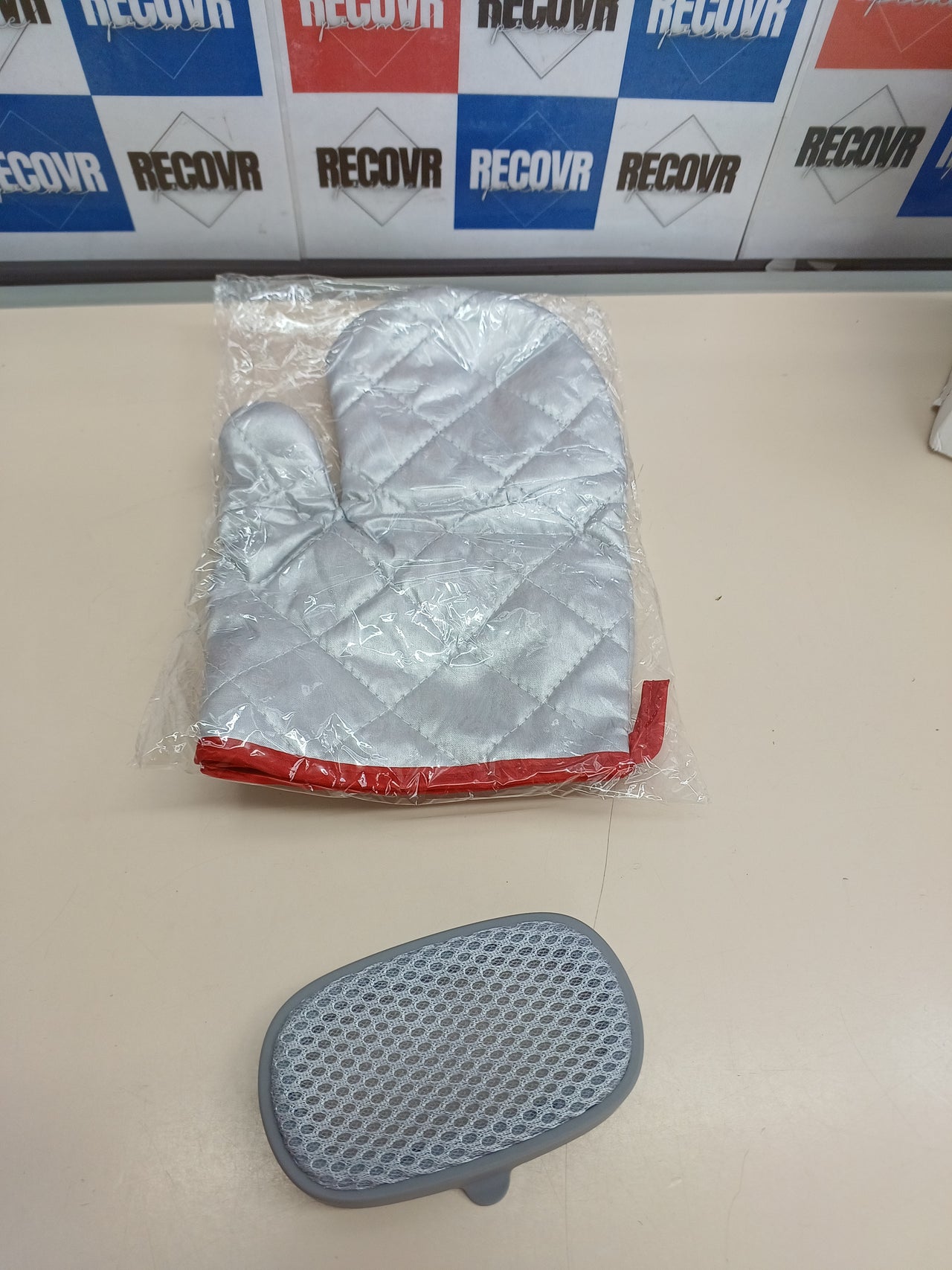 Plancha vapor vertical portátil uso húmedo/seco – HOMEASY