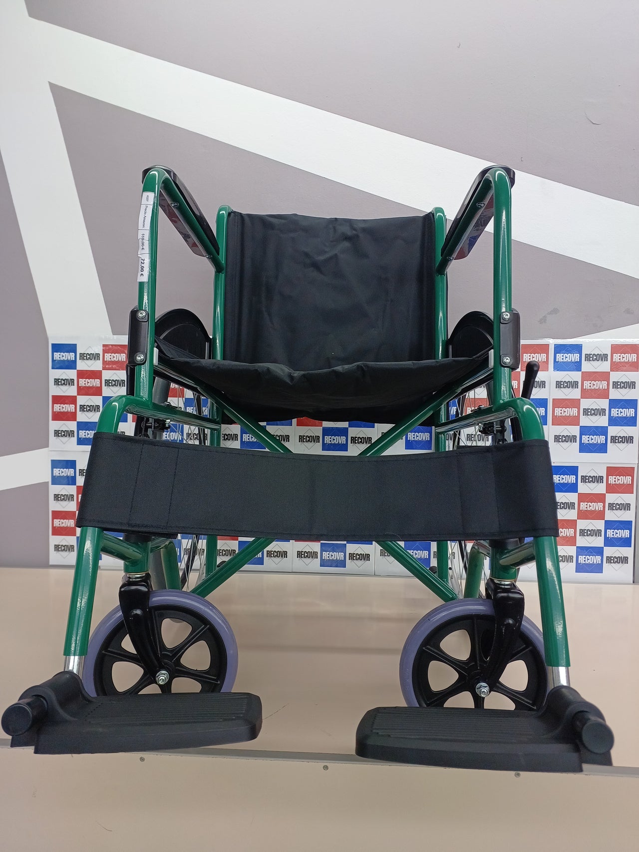 Mobiclinic®, Silla de ruedas, Autopropulsable, Plegable, Alcazaba, Asiento 46 cm, Sistema subebordillos, Reposabrazos acolchados, Reposapiés abatibles, Antipinchazos