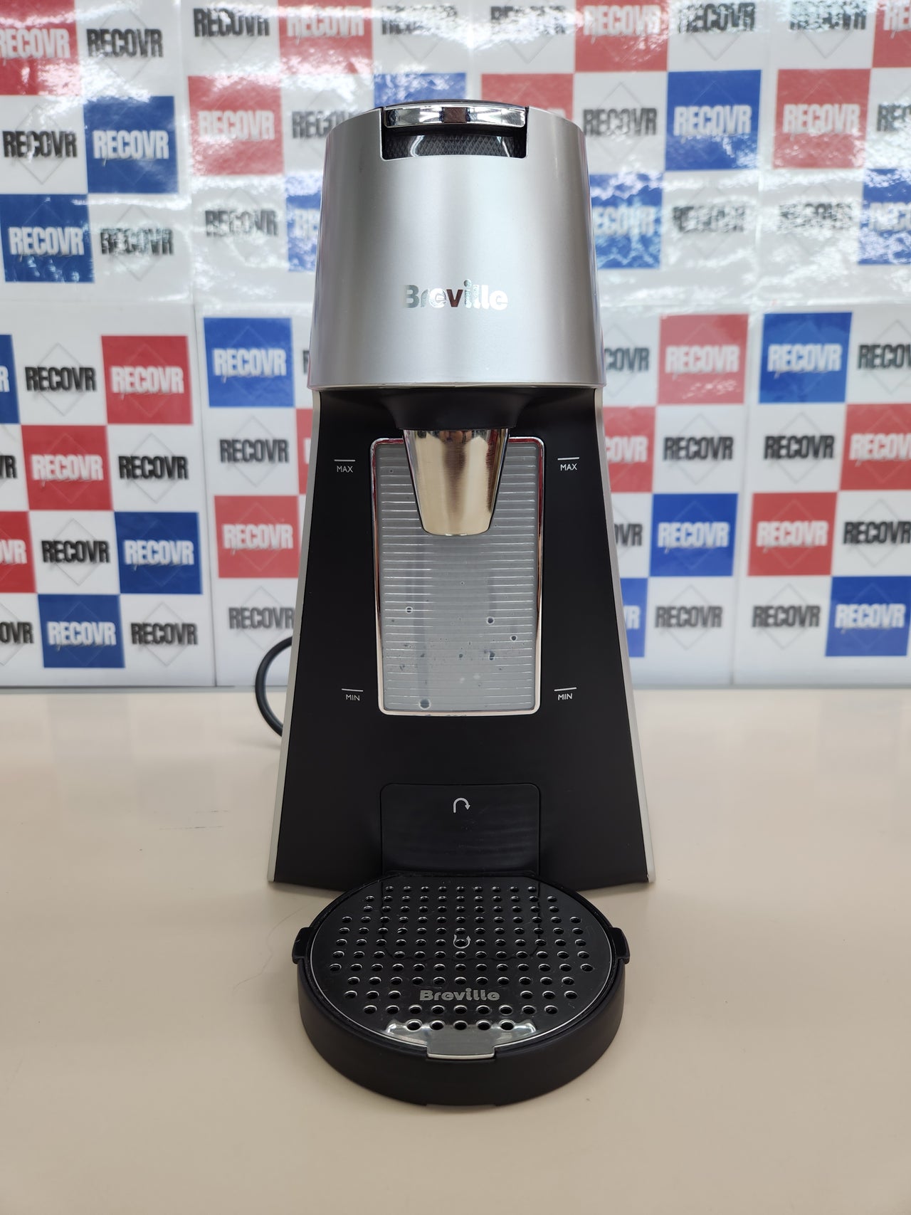 Dispensador 2 L de agua caliente | 3 kW de ebullición rápida | Dispensador variable y ajuste de altura | Plata Breville HotCup