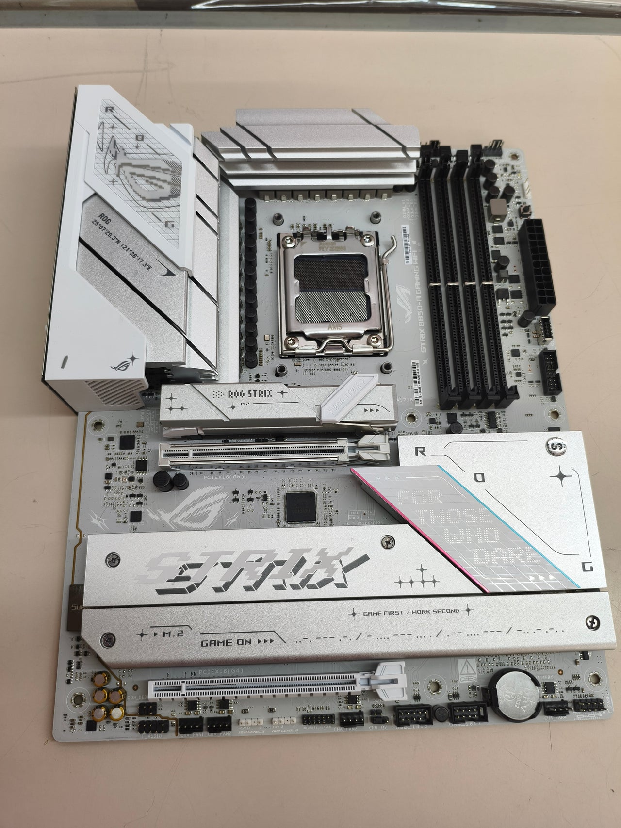 ASUS ROG Strix B850-A Gaming WiFi, placa base AMD ATX, DDR5, PCIe 5.0, WiFi 7, 4 M.2, RGB