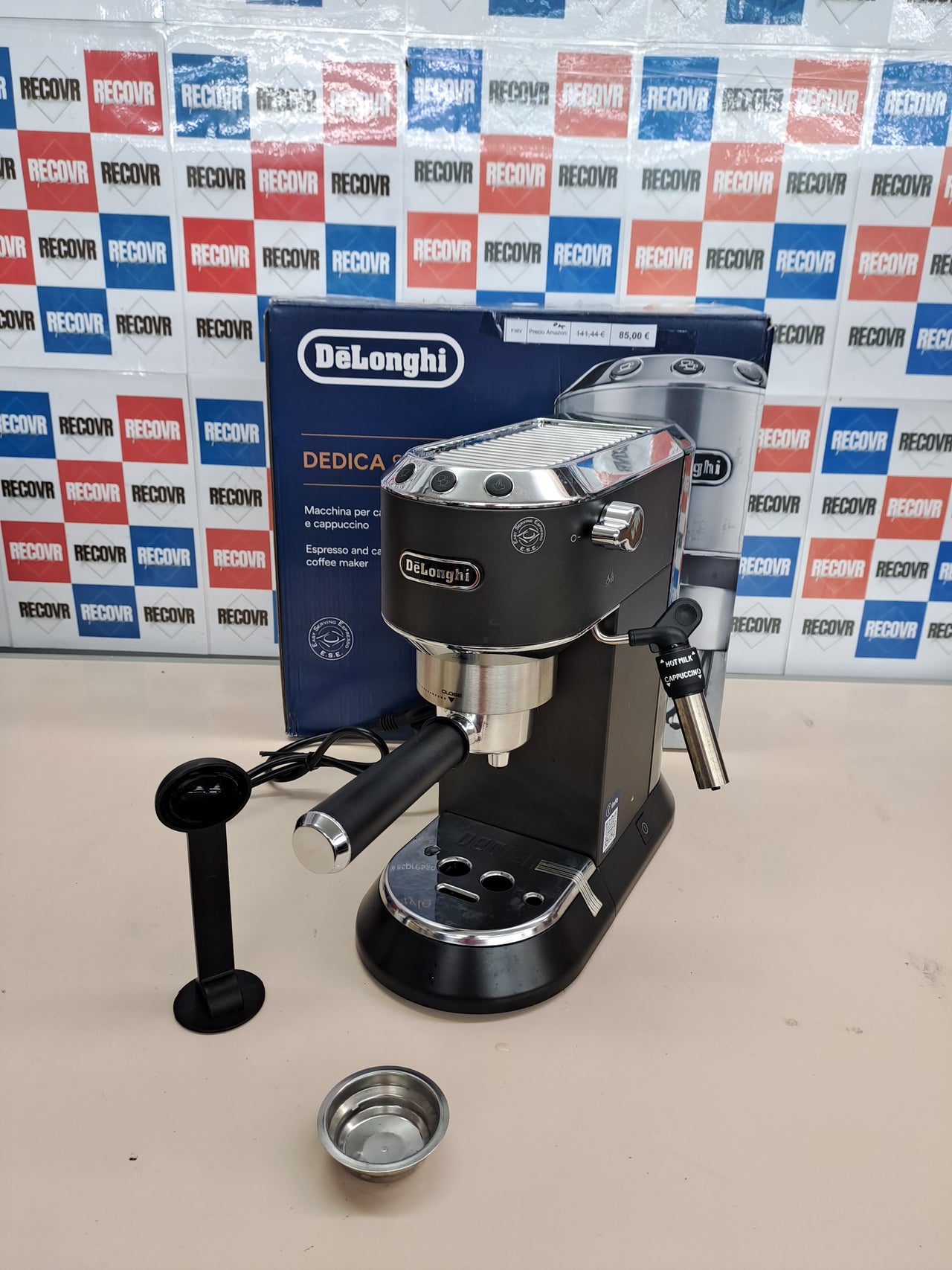 Cafetera espresso De'Longhi Dedica negra para café molido y monodosis