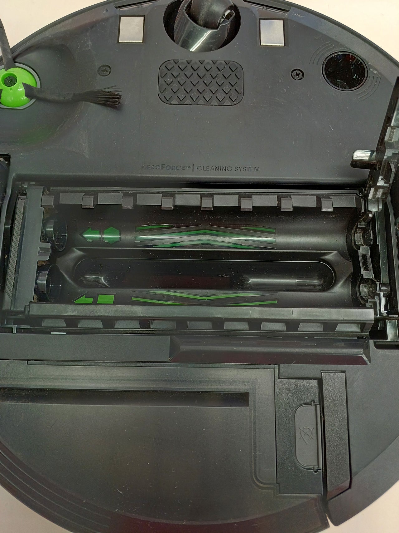 Robot Aspirador iRobot Roomba j7 Conectado