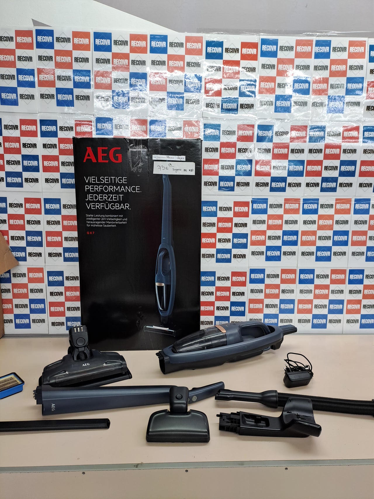 Aspiradora sin cable 21,6V 50min AEG QX7