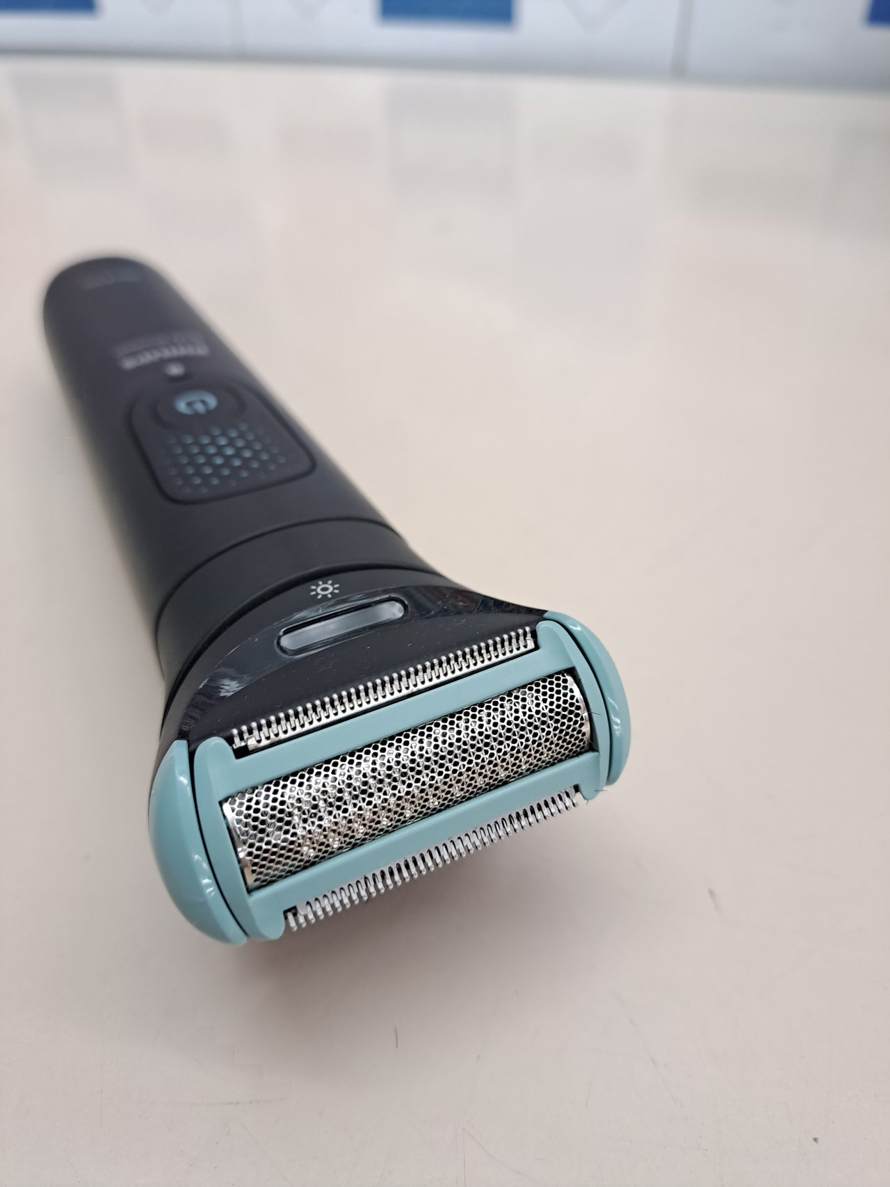 Philips Afeitadora Corporal S7000 - Recortadora para Hombre con Cabezal Pivotante Intercambiable 2D, Sistema Triple Protect, Apta para la Ducha y la Zona Íntima, 120 min. de Autonomía, BG7480/15