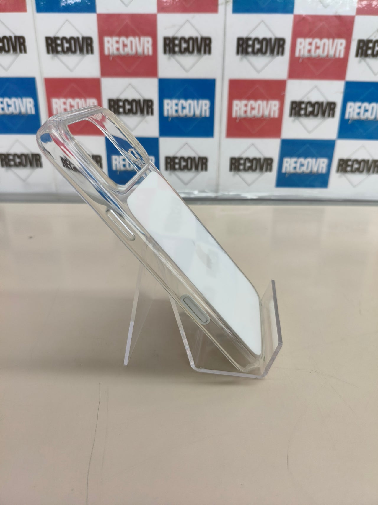 Funda transparente Apple con MagSafe para iPhone 17 Pro Max.