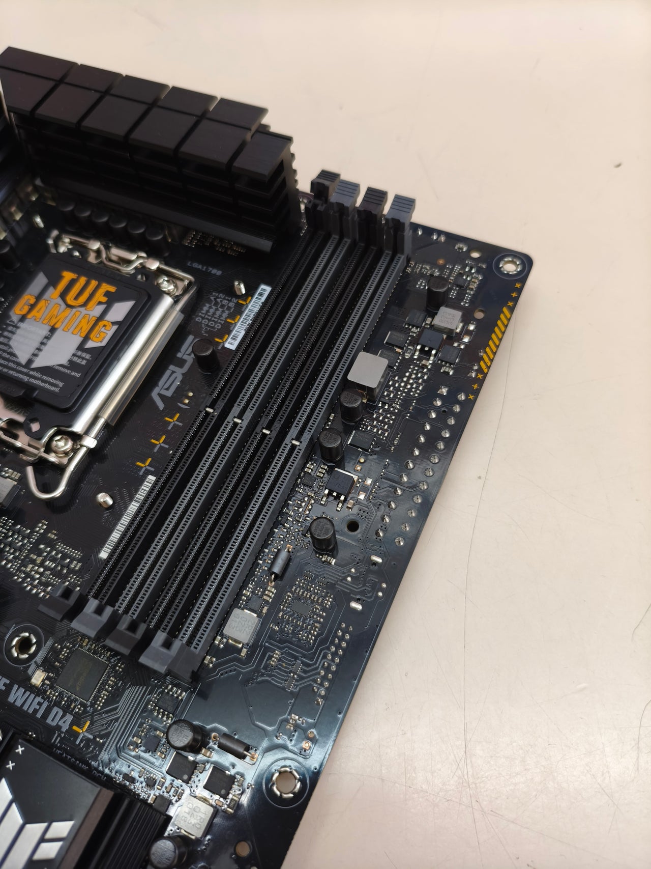 Placa base ASUS TUF Gaming B760M-BTF Gen 2