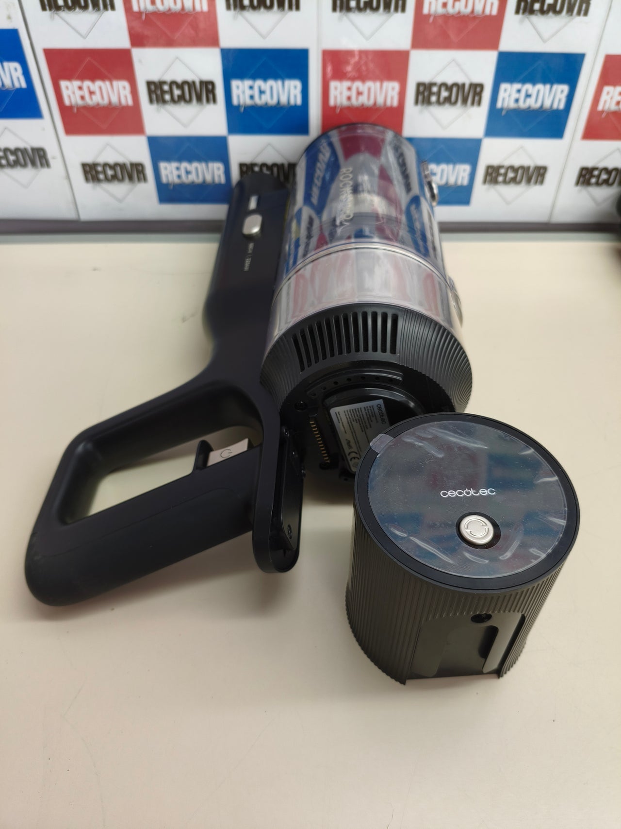 Aspiradora escoba Cecotec Conga Rockstar 220AW