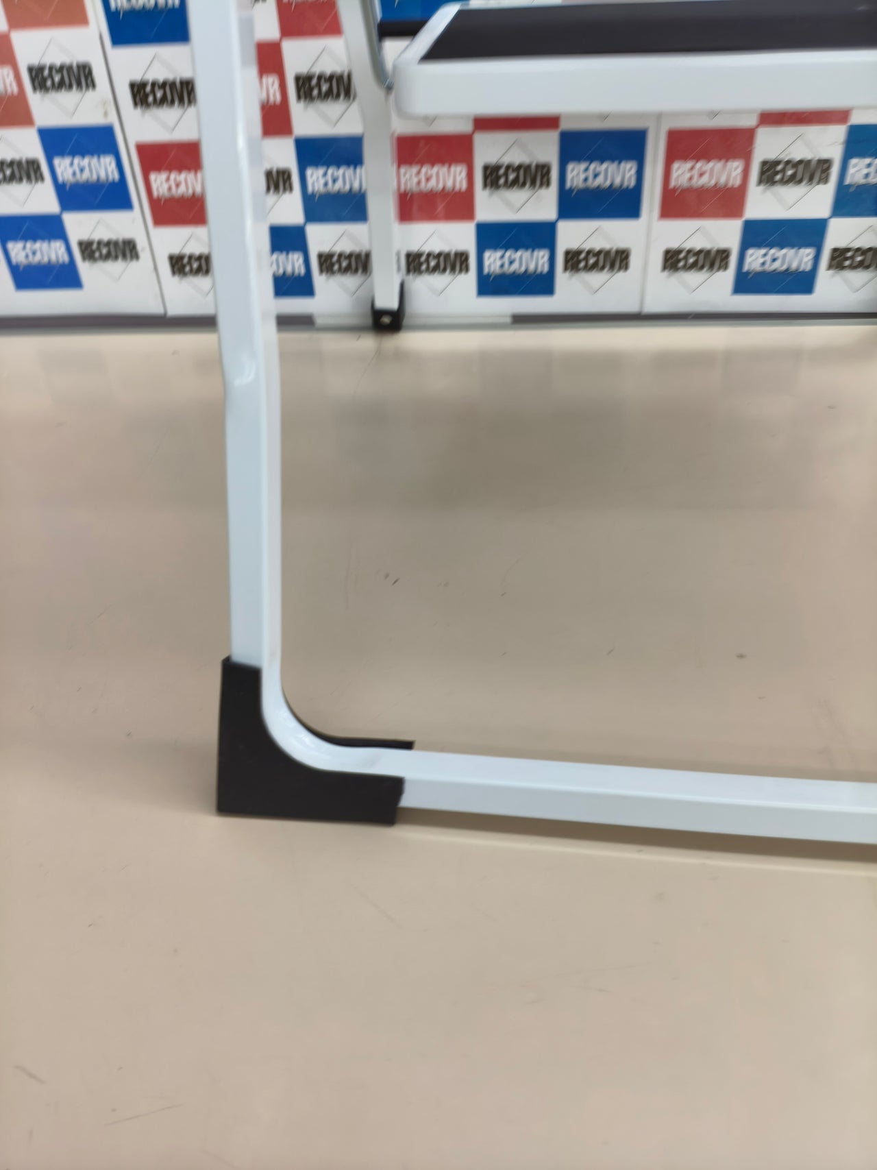 Escalera de tijera SONGMICS 2 peldaños plegable blanca carga 150 kg