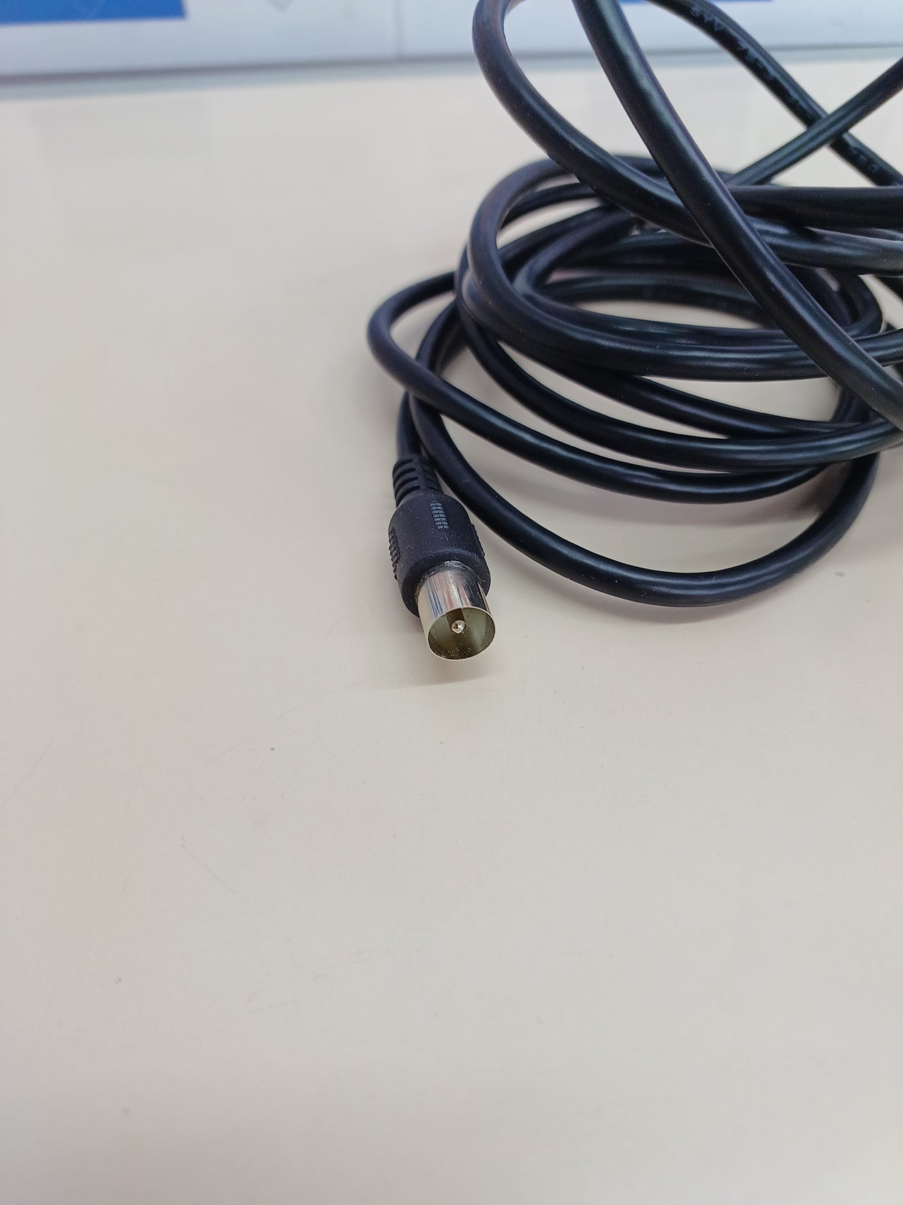 Antena KabelDirekt DVB-T2/DVB-T con Base Magnética
