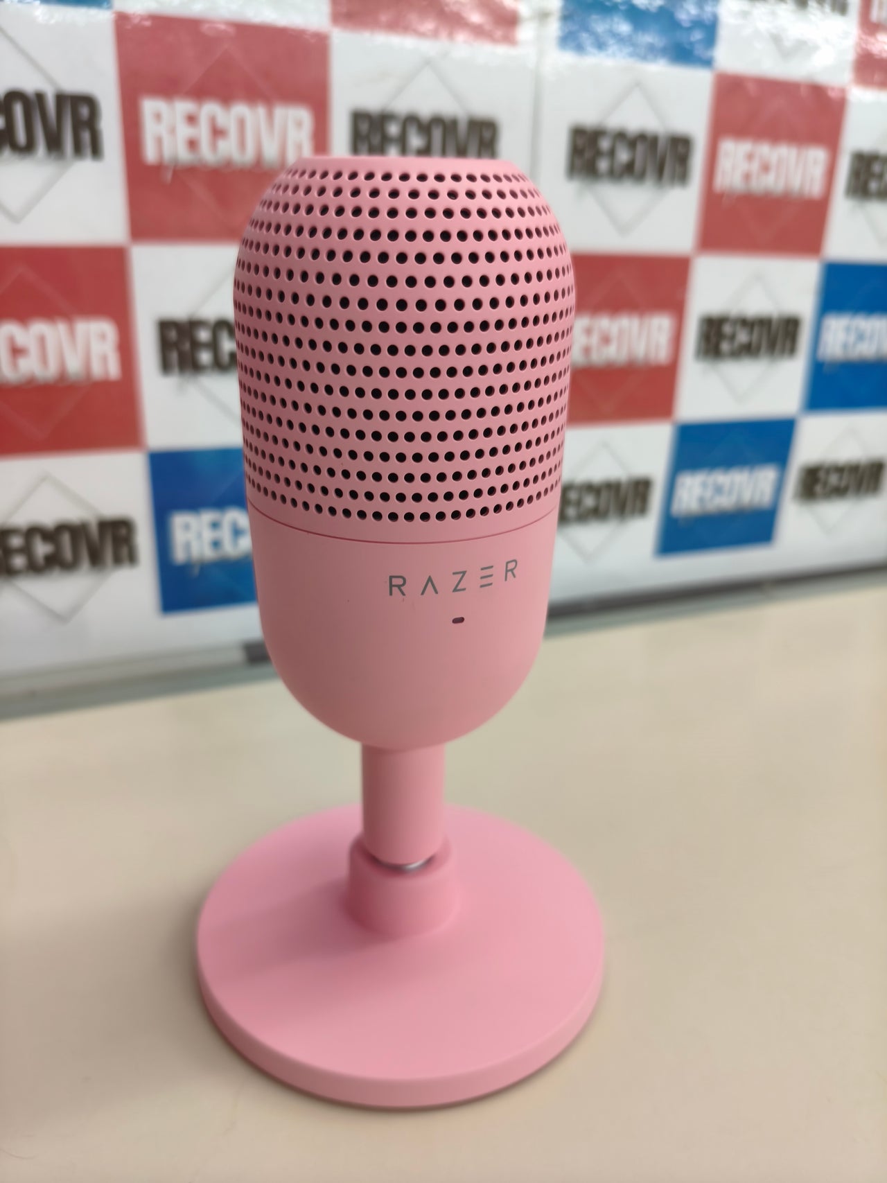 Micrófono USB Razer Seiren V3 Mini Quartz ultracompacto con sensor