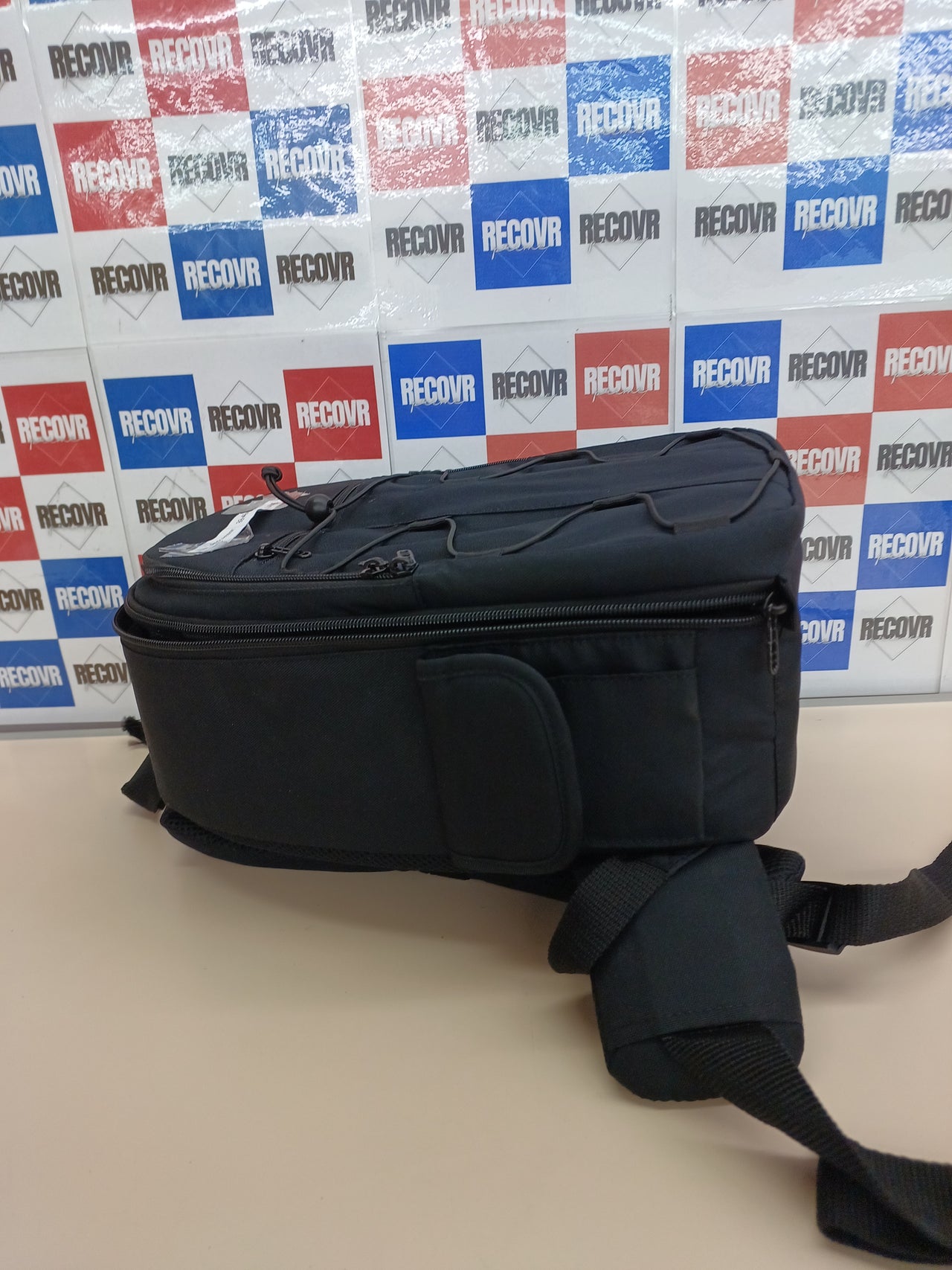 Mochila para Cámara, 30 x 15 x 37 cm, Negro, SólidoAmazon Basics