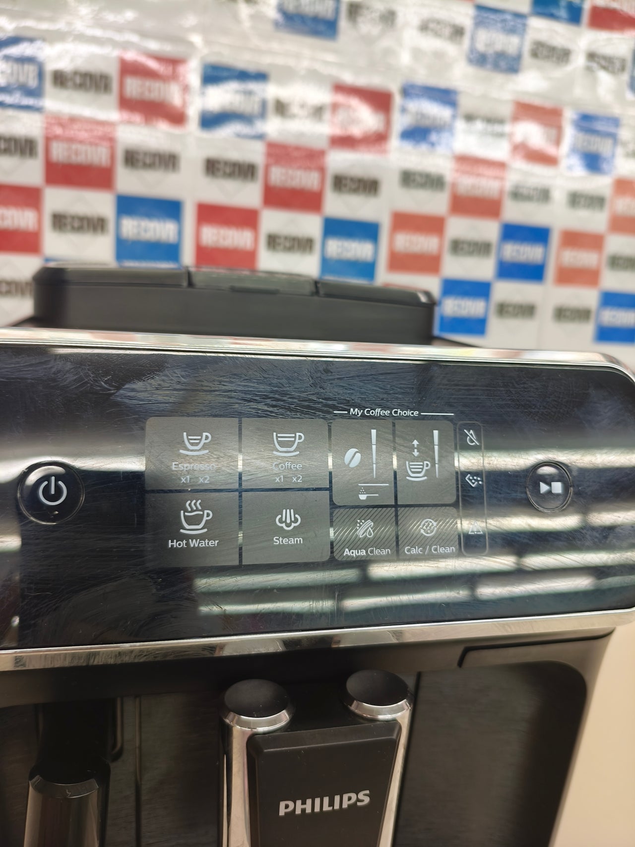 Cafetera espresso automática Philips Serie 2200 con espumador de leche
