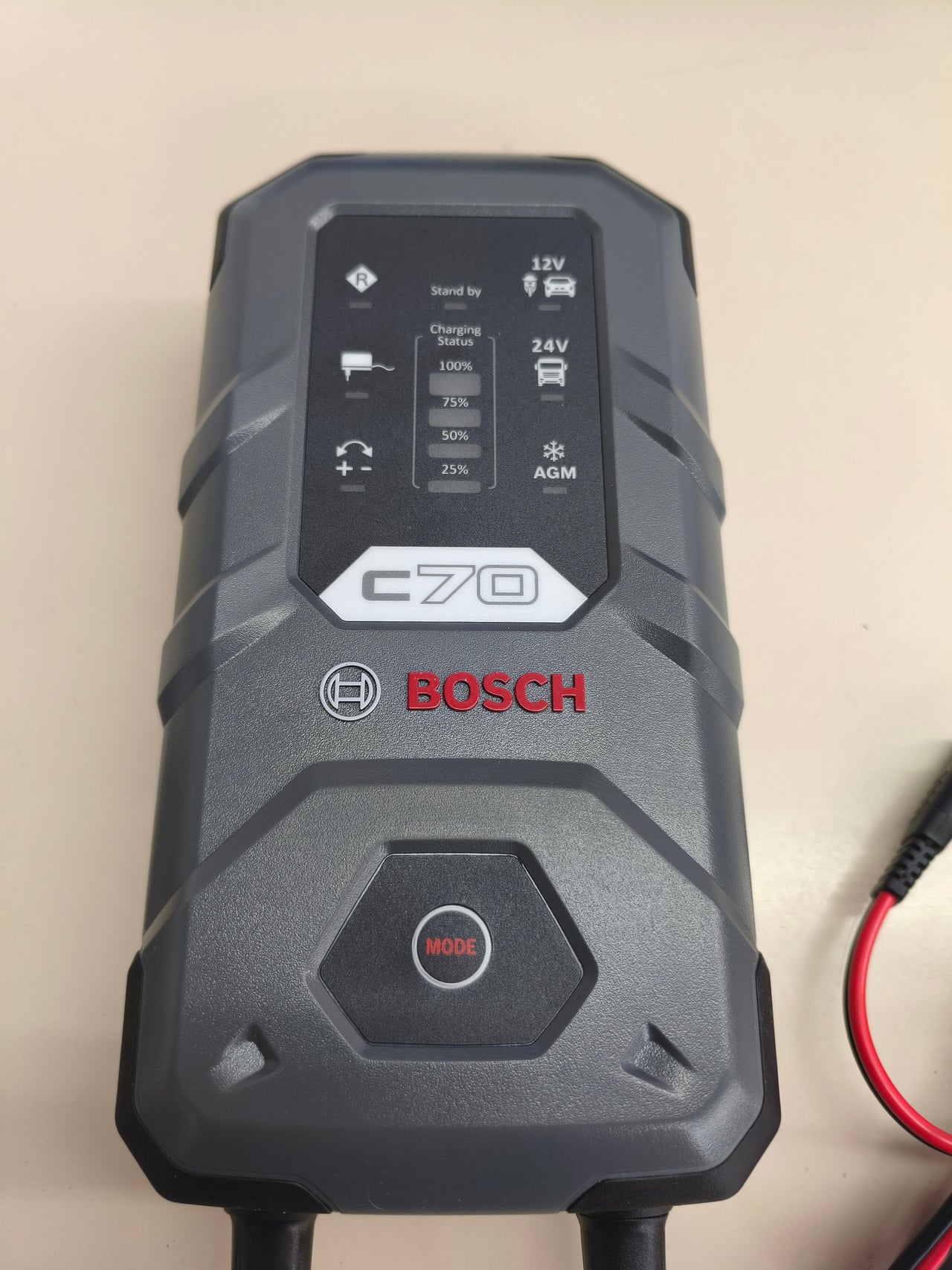 Cargador de batería Bosch C70 10A 12V/24V para coche AGM gel y EFB