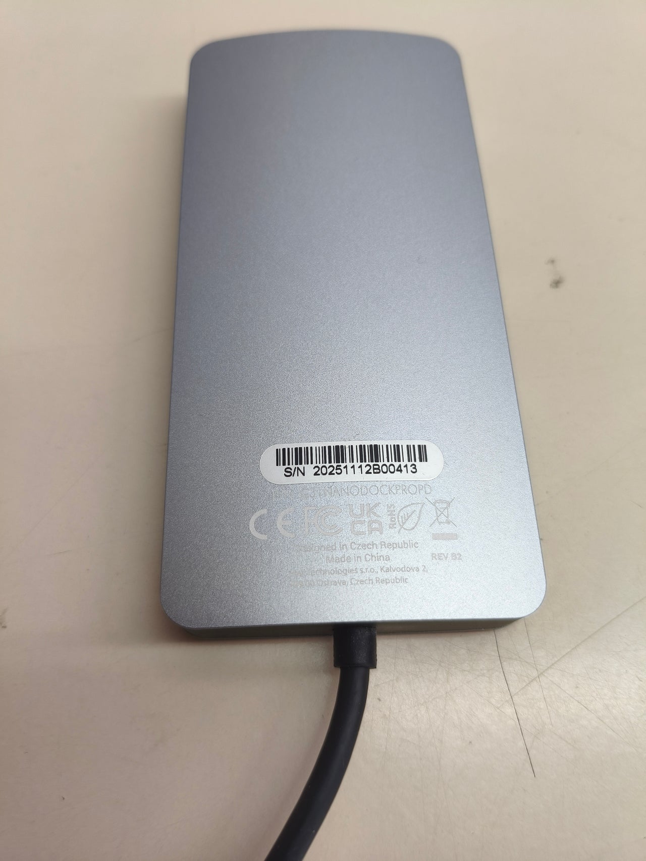 Dock USB-C para portátil con soporte para 3 pantallas