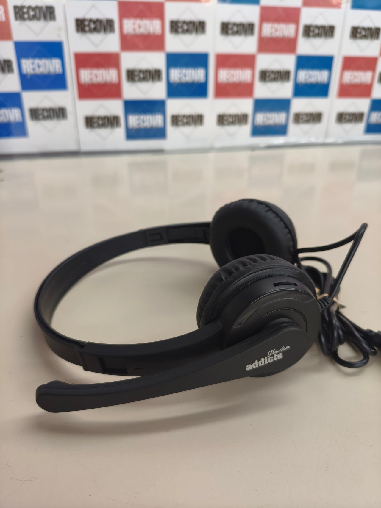 Auriculares estéreo USB con micrófono