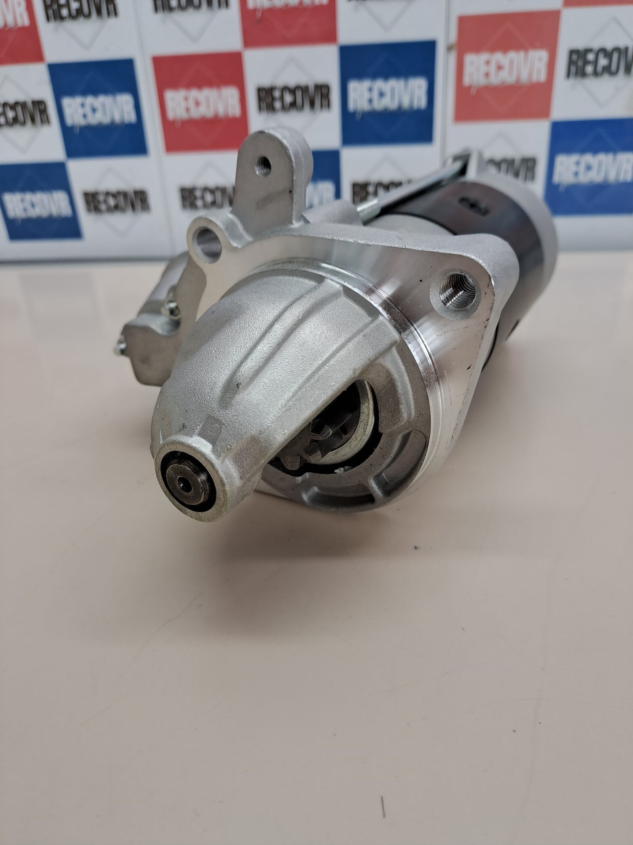 Motor de arranque 12V 1.8kW HELLA