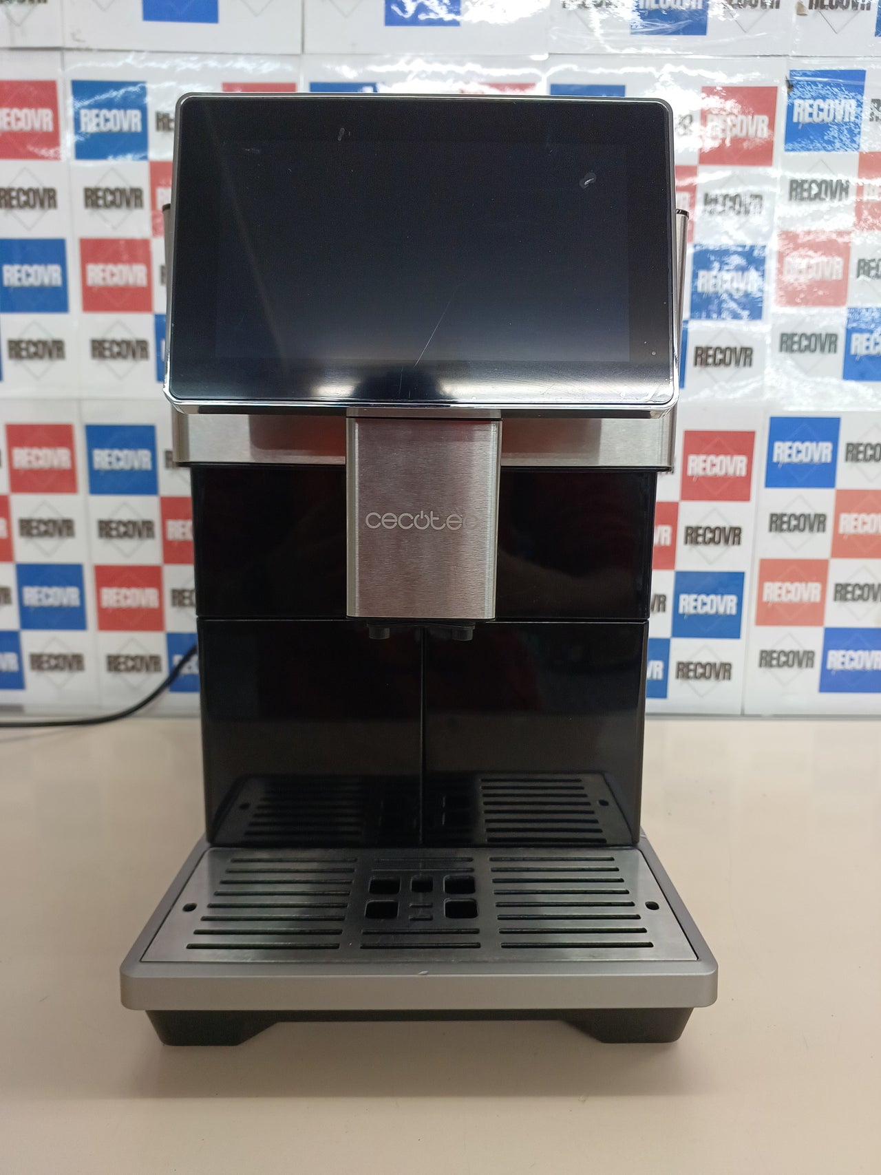 Cafetera superautomática 19 bares 13 recetas – Cecotec