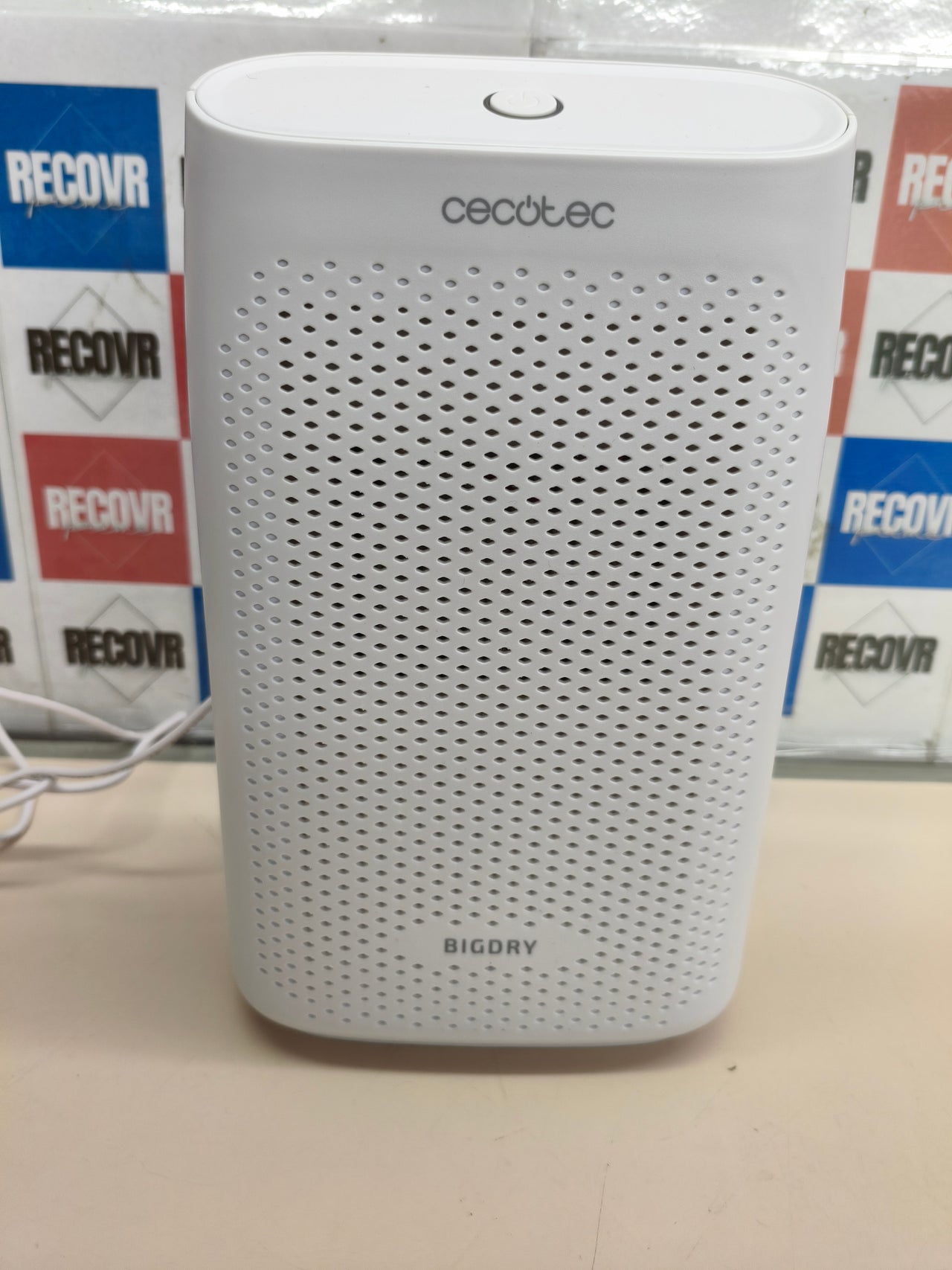 Deshumidificador 700 ml para estancias de hasta 15 m²