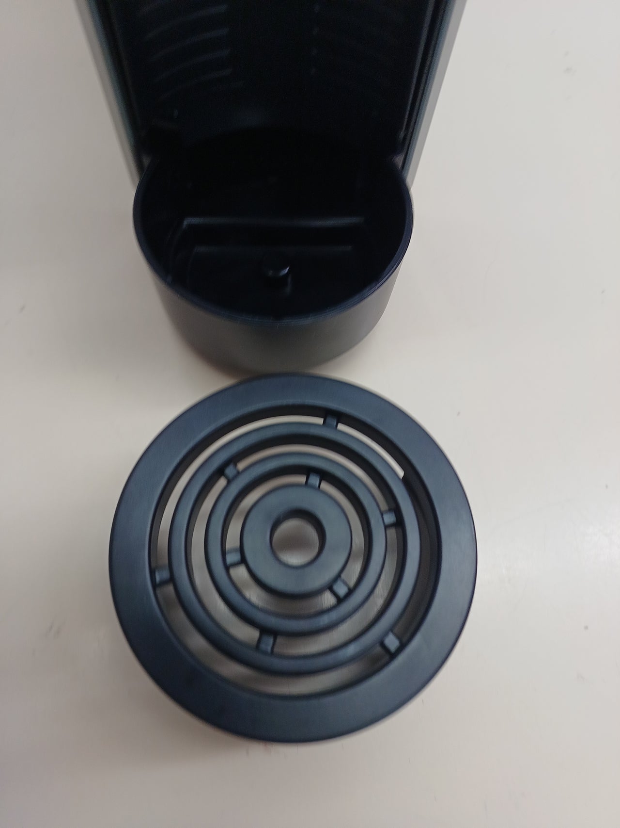 Cafetera cápsulas compacta gris - Delta Q Mini Qool