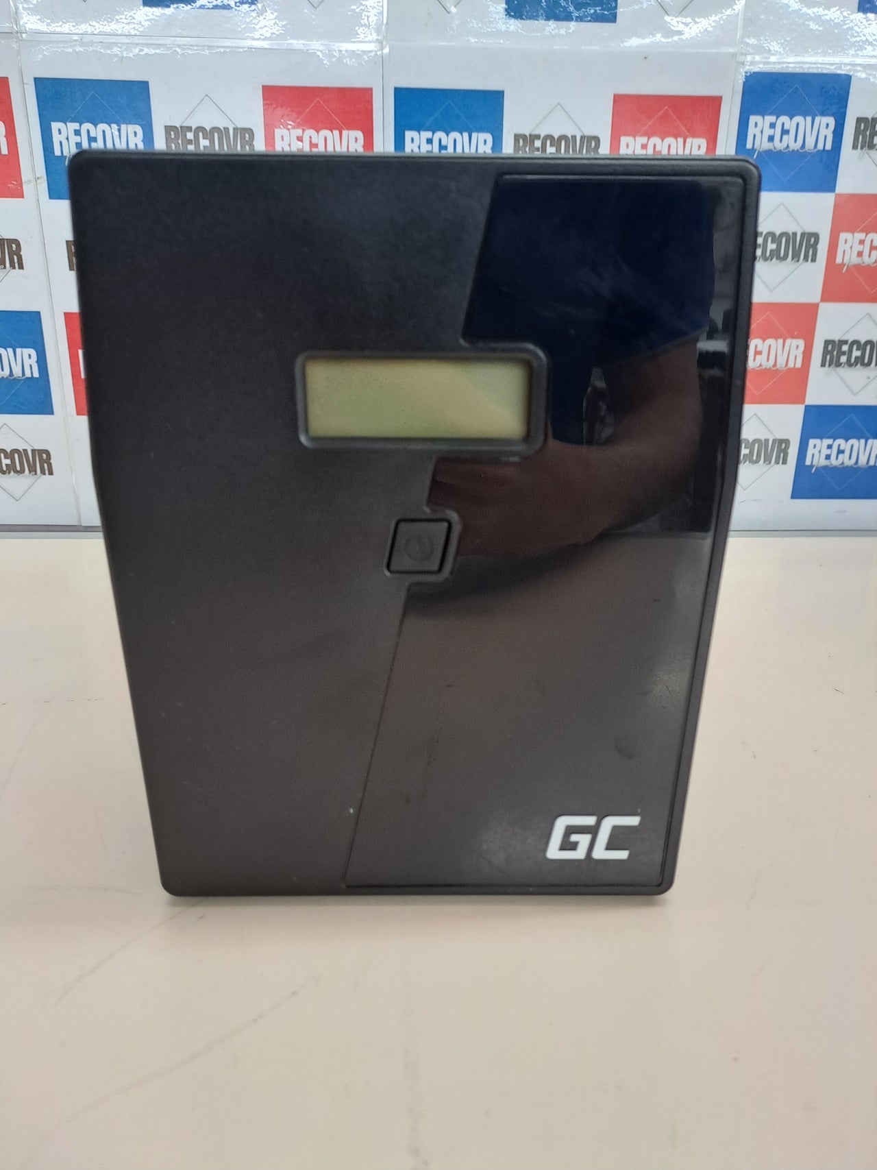 Sistema de alimentación ininterrumpida UPS 1200W