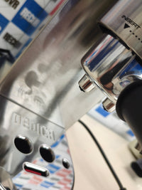 Cafetera espresso De’Longhi Dedica acero inoxidable negra