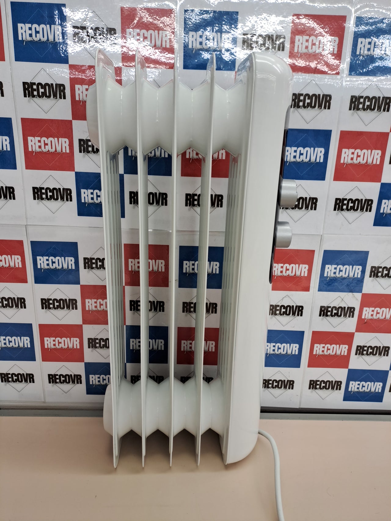 Radiador aceite 5 módulos 1000 W – Cecotec