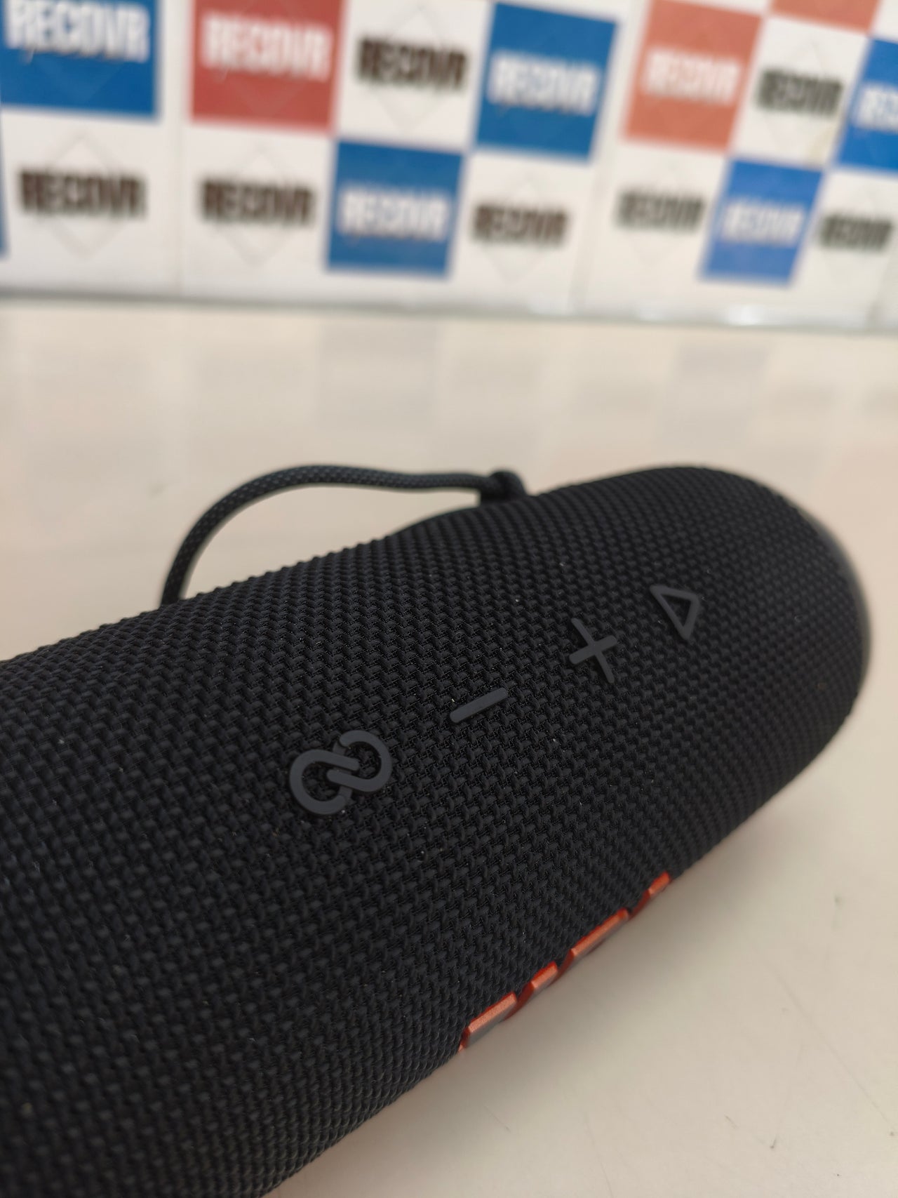 JBL Flip 6, altavoz Bluetooth portátil, resistente al agua y polvo, negro