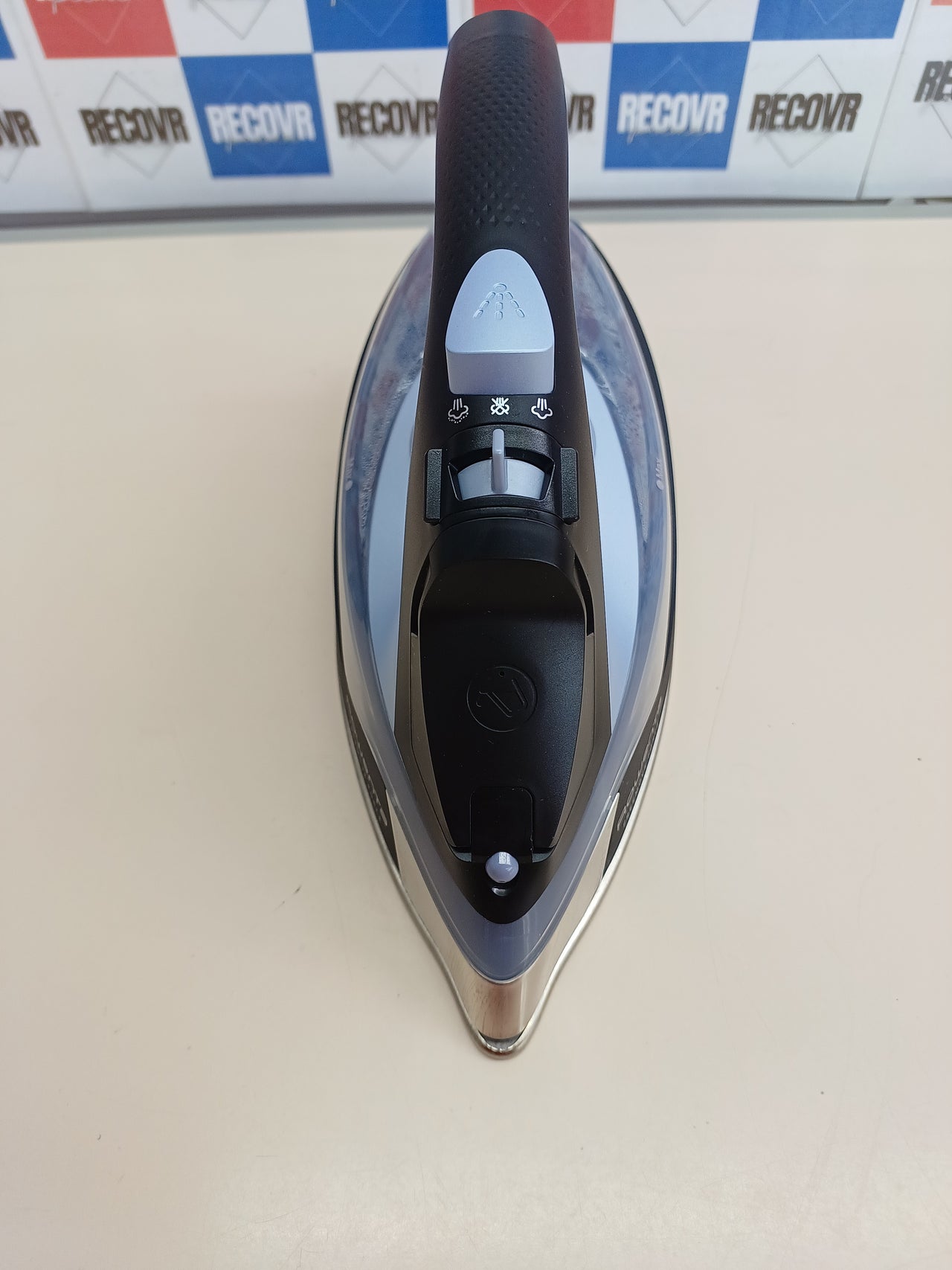 Plancha Vapor sin cable Freemove Force Rowenta