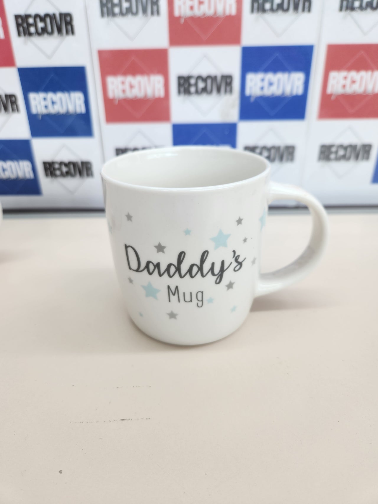 Set 2 tazas “New Parents” con moneda decisión mamá y papá