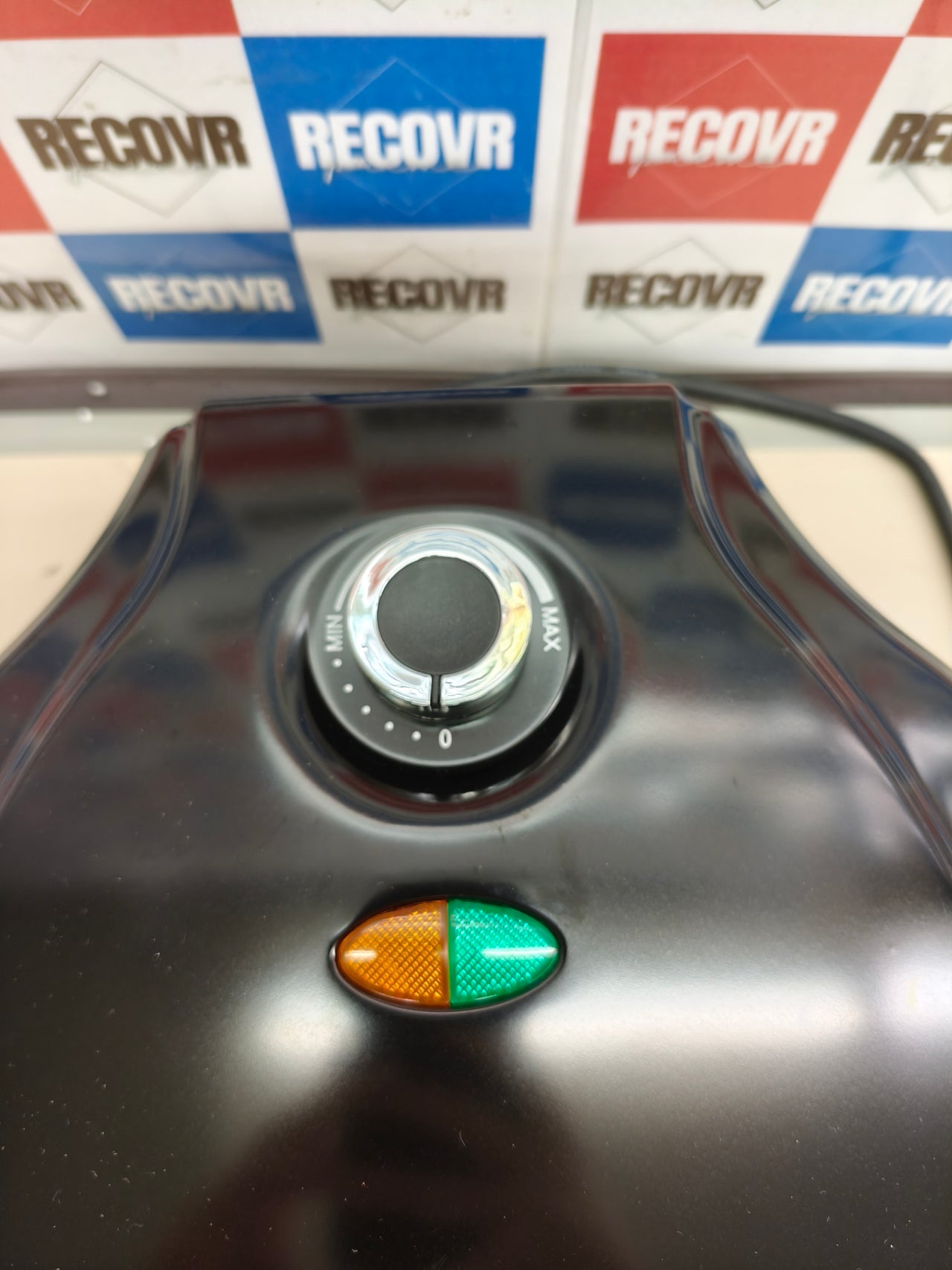 Pizzera eléctrica 30cm 1450W antiadherente Tristar