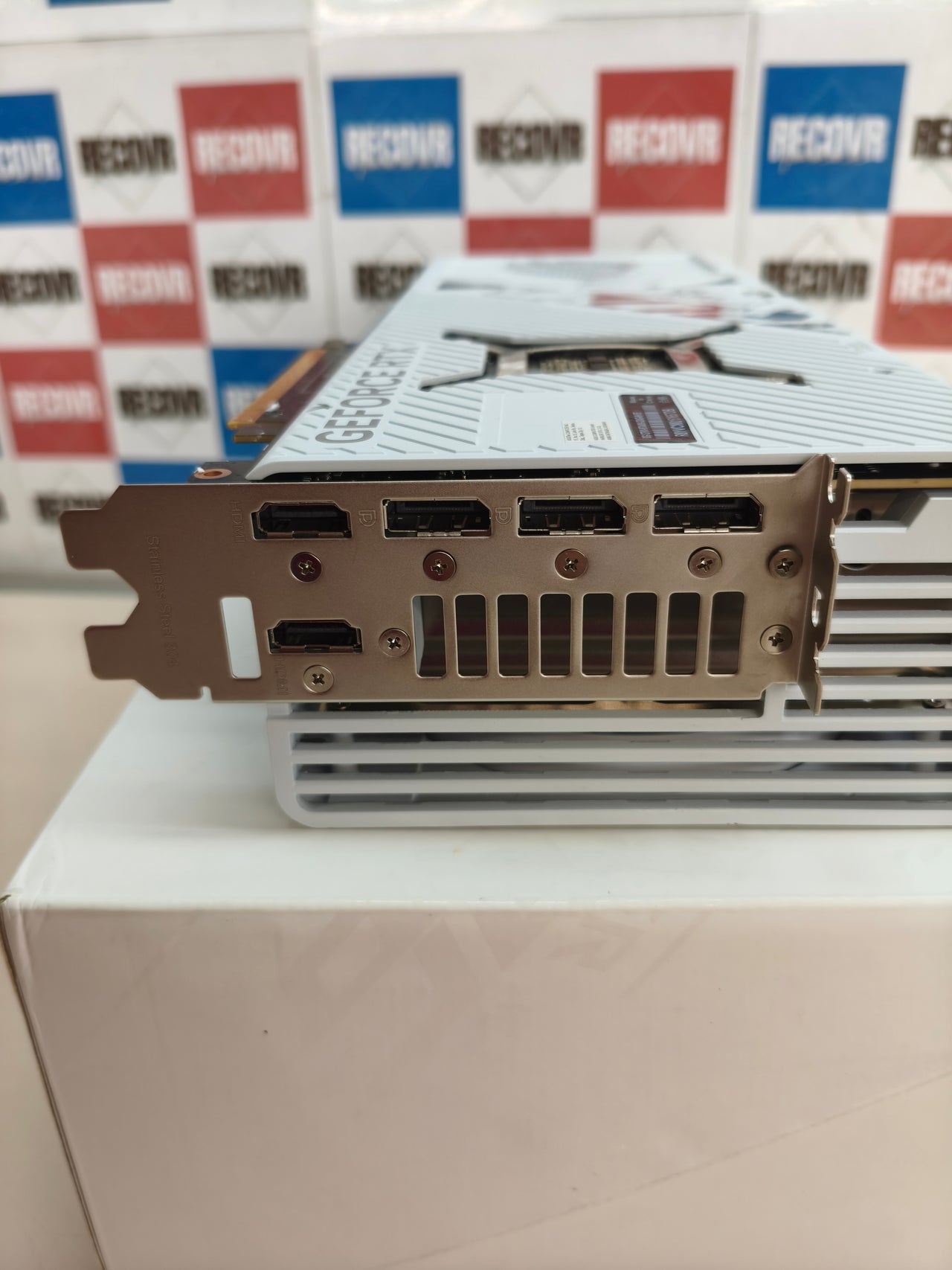 ASUS ROG Strix RTX 4090 Blanco OC, 24 GB GDDR6X