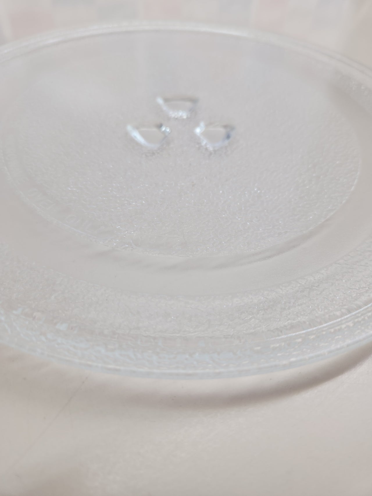 Plato Microondas 24.5 CM Universal 245 mm de Diámetro, Plato Giratorio de Cristal Redonda con 3 Fijadores Apto para Todos los Modelos de Microondas con un Plato Giratorio WinGluge