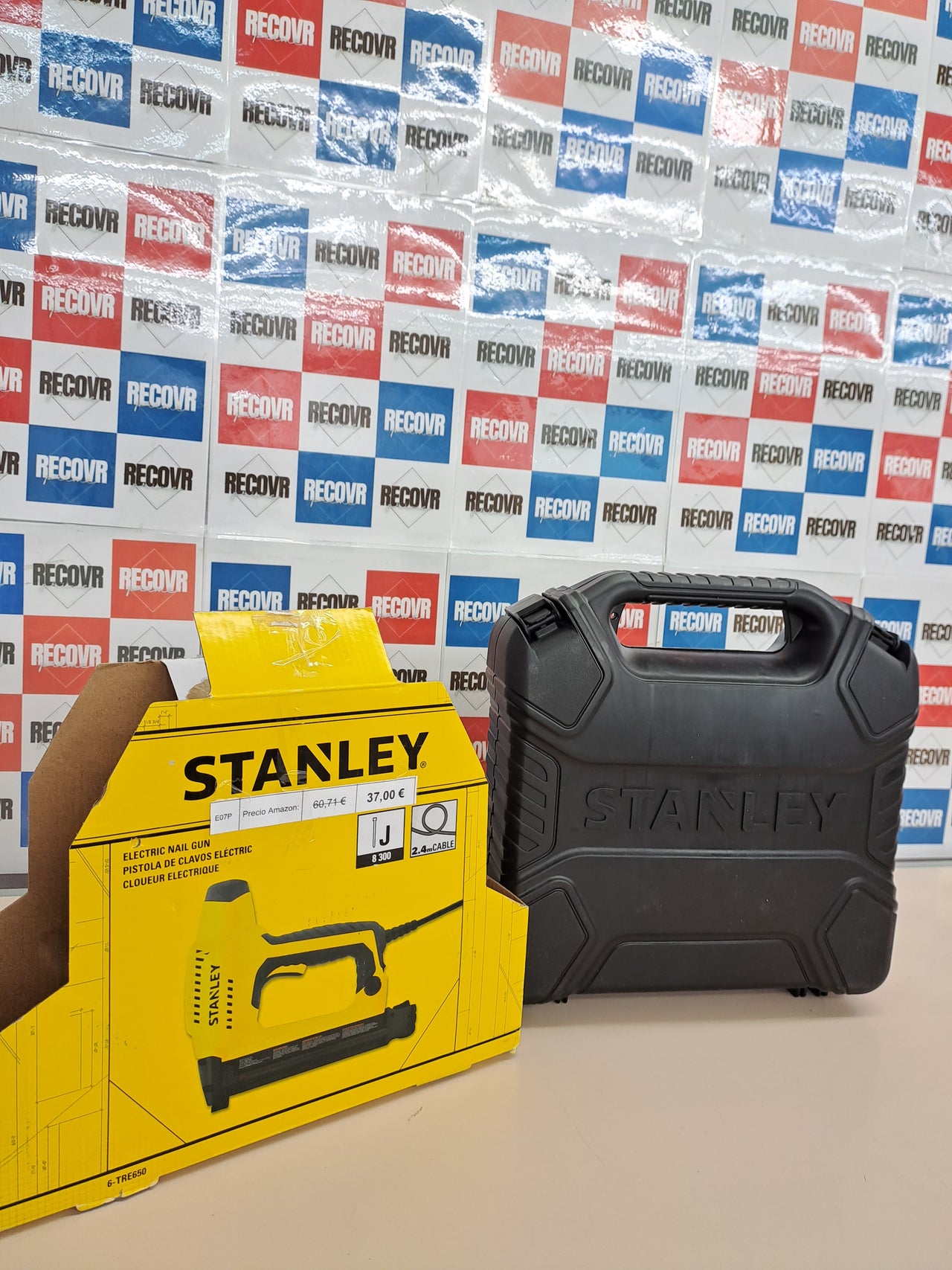 Pistola Clavos Eléctrica Stanley