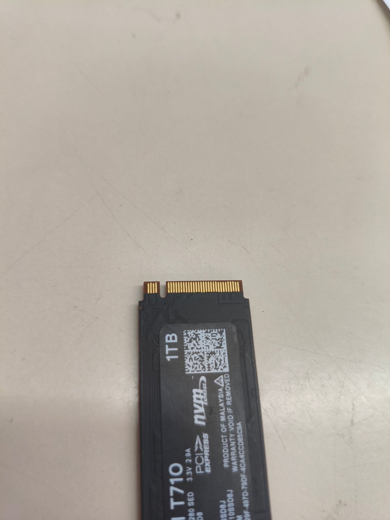 SSD Crucial T710 1 TB Gen5 NVMe M.2