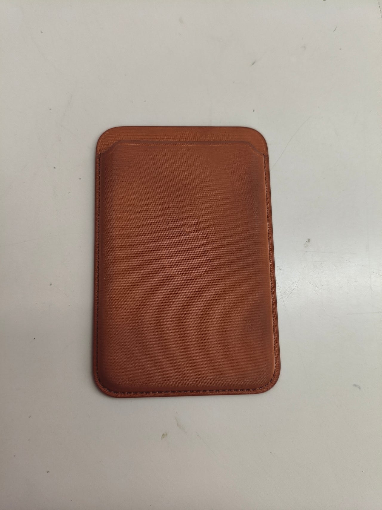Cartera Apple de trenzado fino con MagSafe para iPhone,