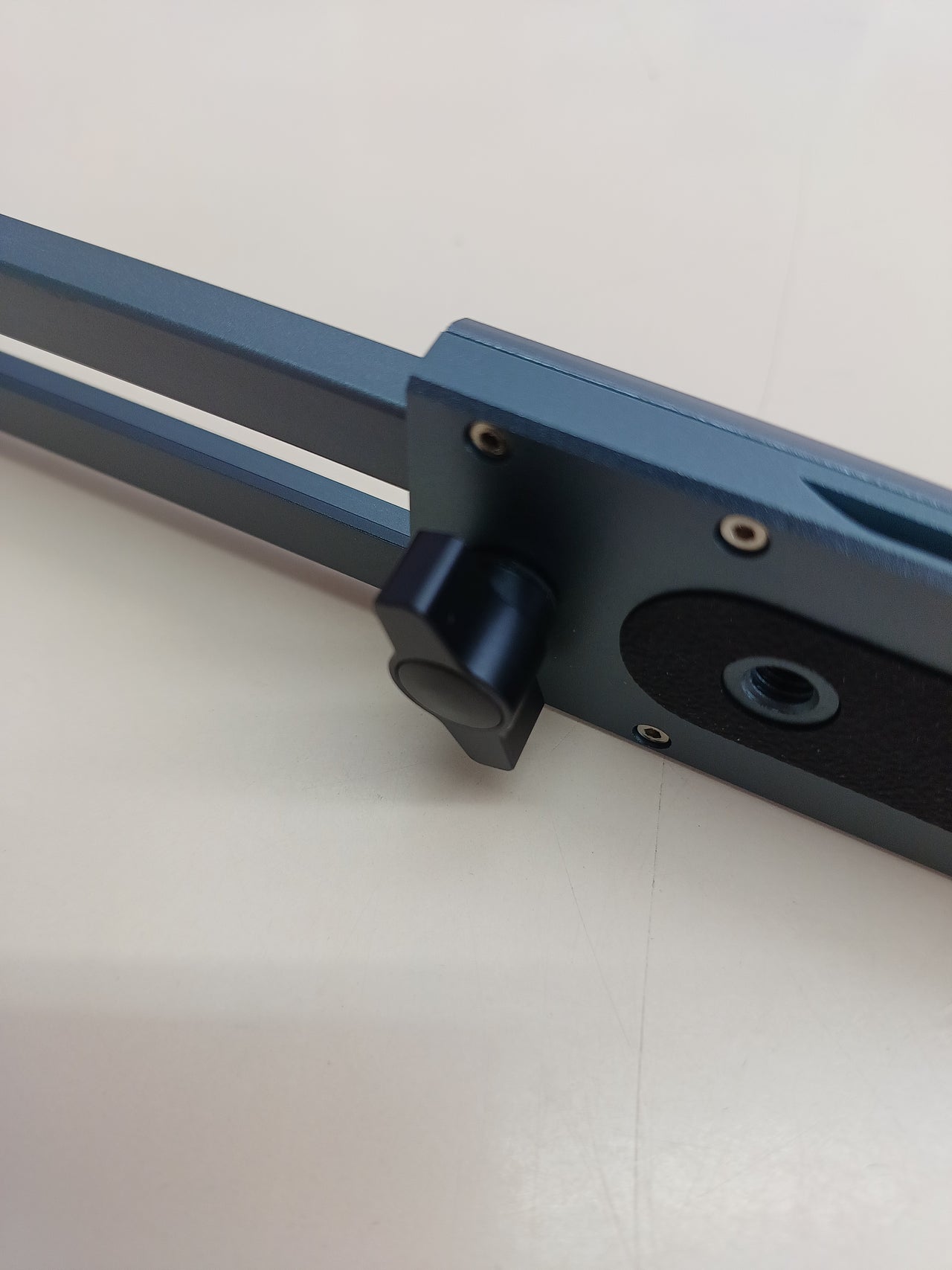 Adaptador montaje para trípode iPad Pro 12,9"/11" (6,5"–17,3")