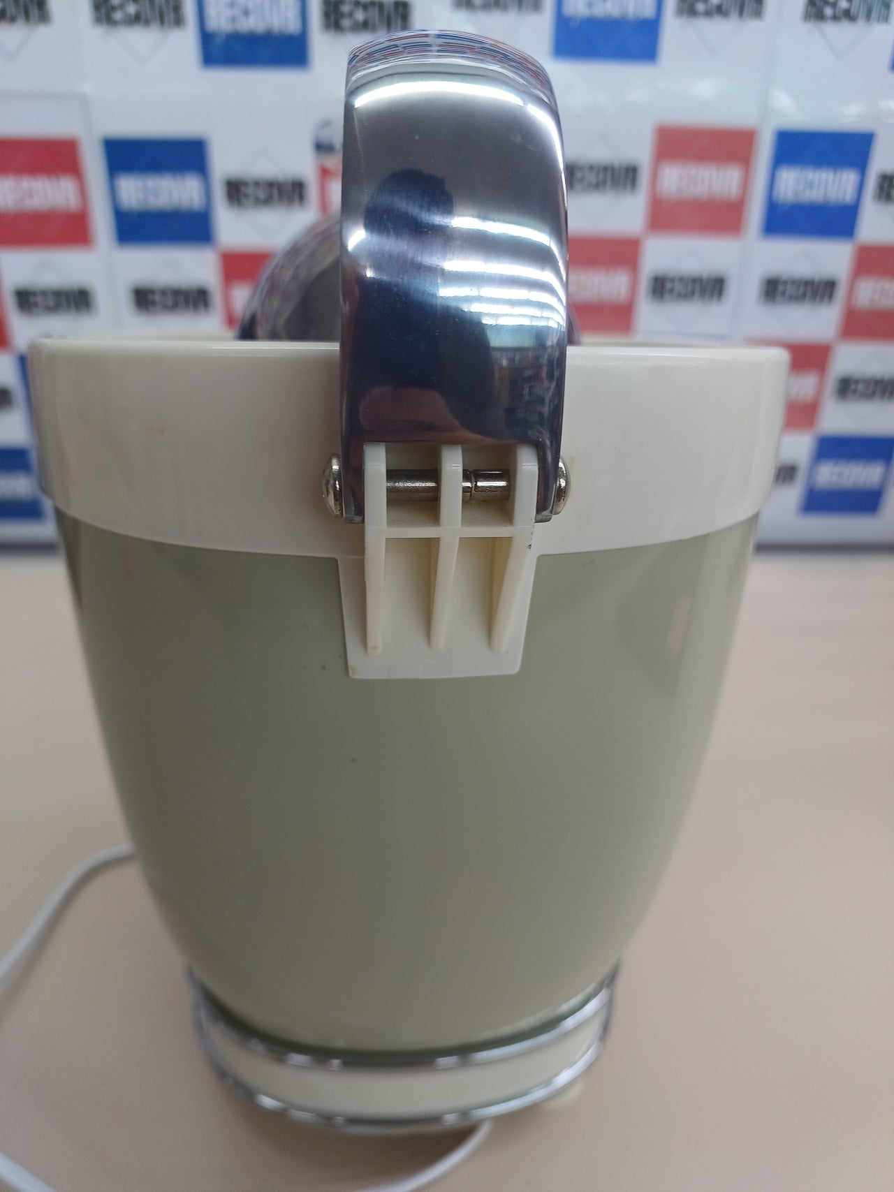 Exprimidor 85W Vintage Beige Antigoteo Metal Ariete.