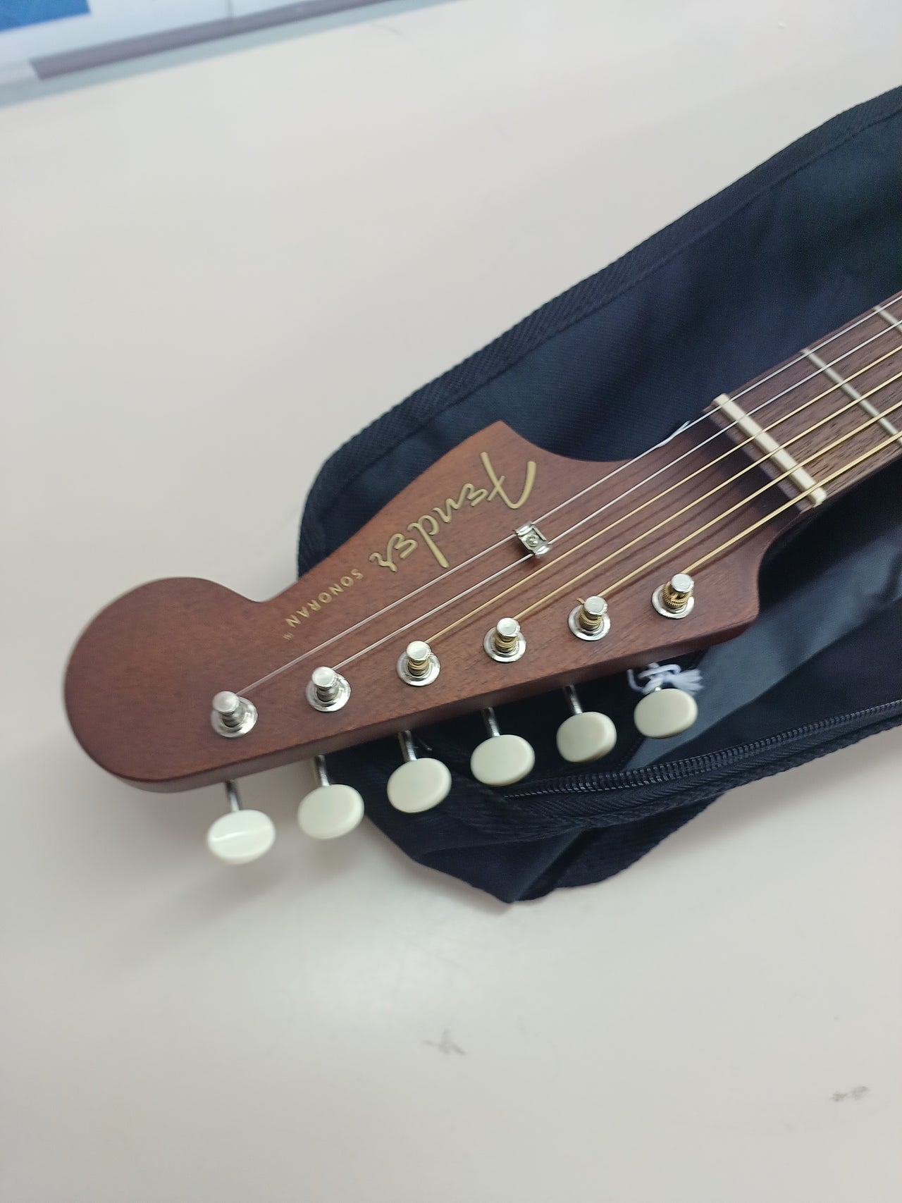 Guitarra acústica mini 24.1” funda Fender Sonoran Mini