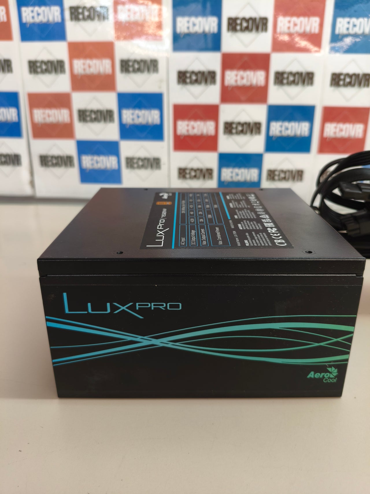 Aerocool LUXPRO750, fuente 750W, 80 Plus Bronze, negra