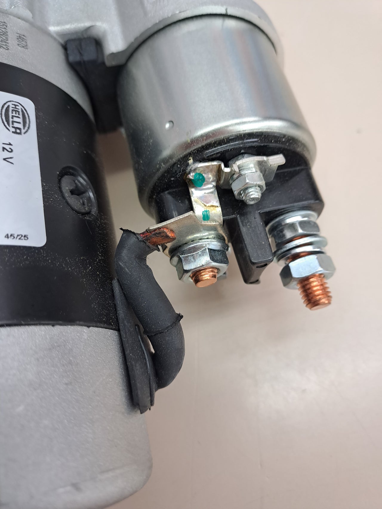 Motor de arranque 12V 1.8kW HELLA