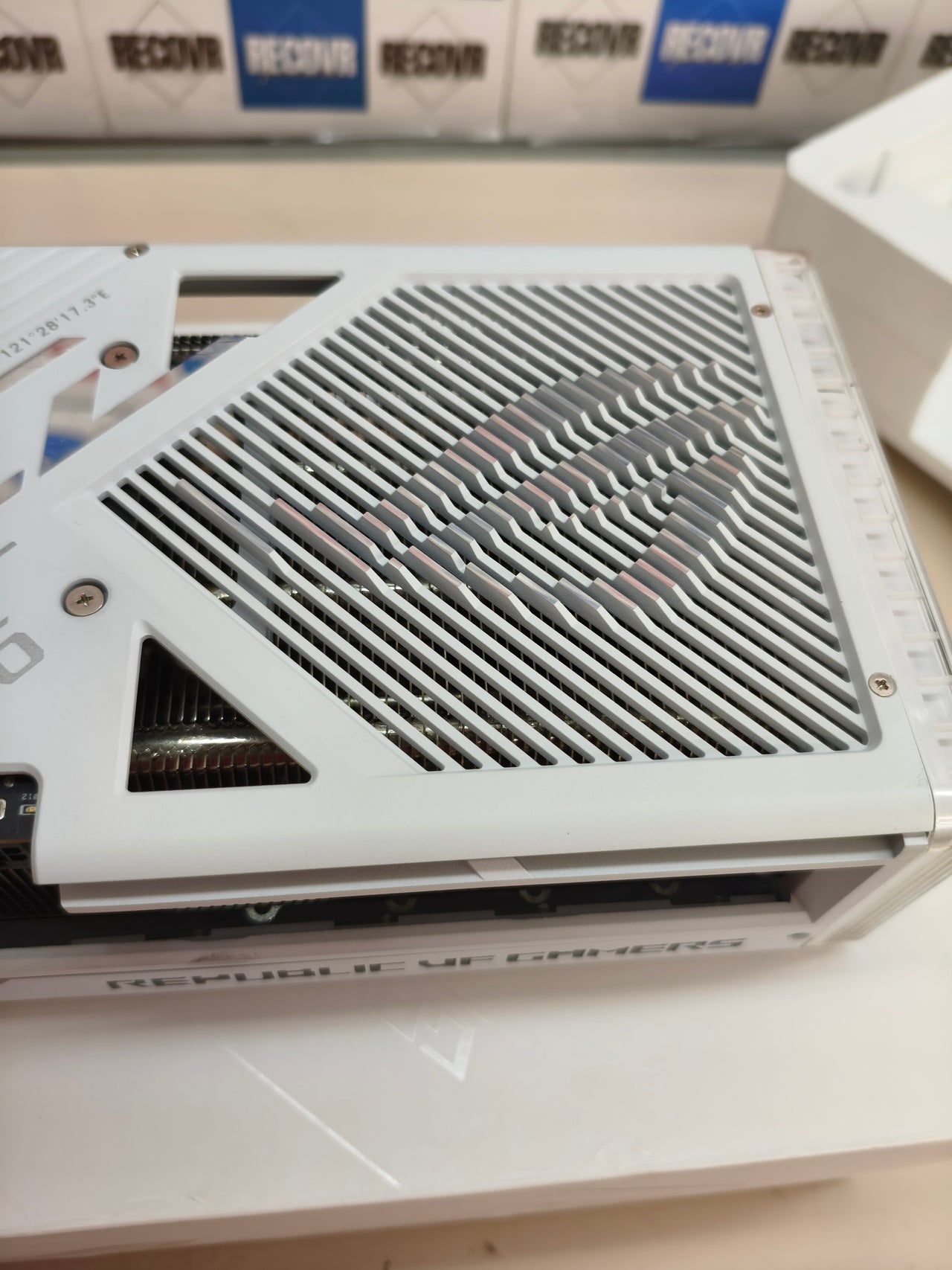 ASUS ROG Strix RTX 4090 Blanco OC, 24 GB GDDR6X