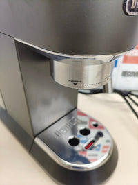 Cafetera espresso De’Longhi Dedica acero inoxidable negra