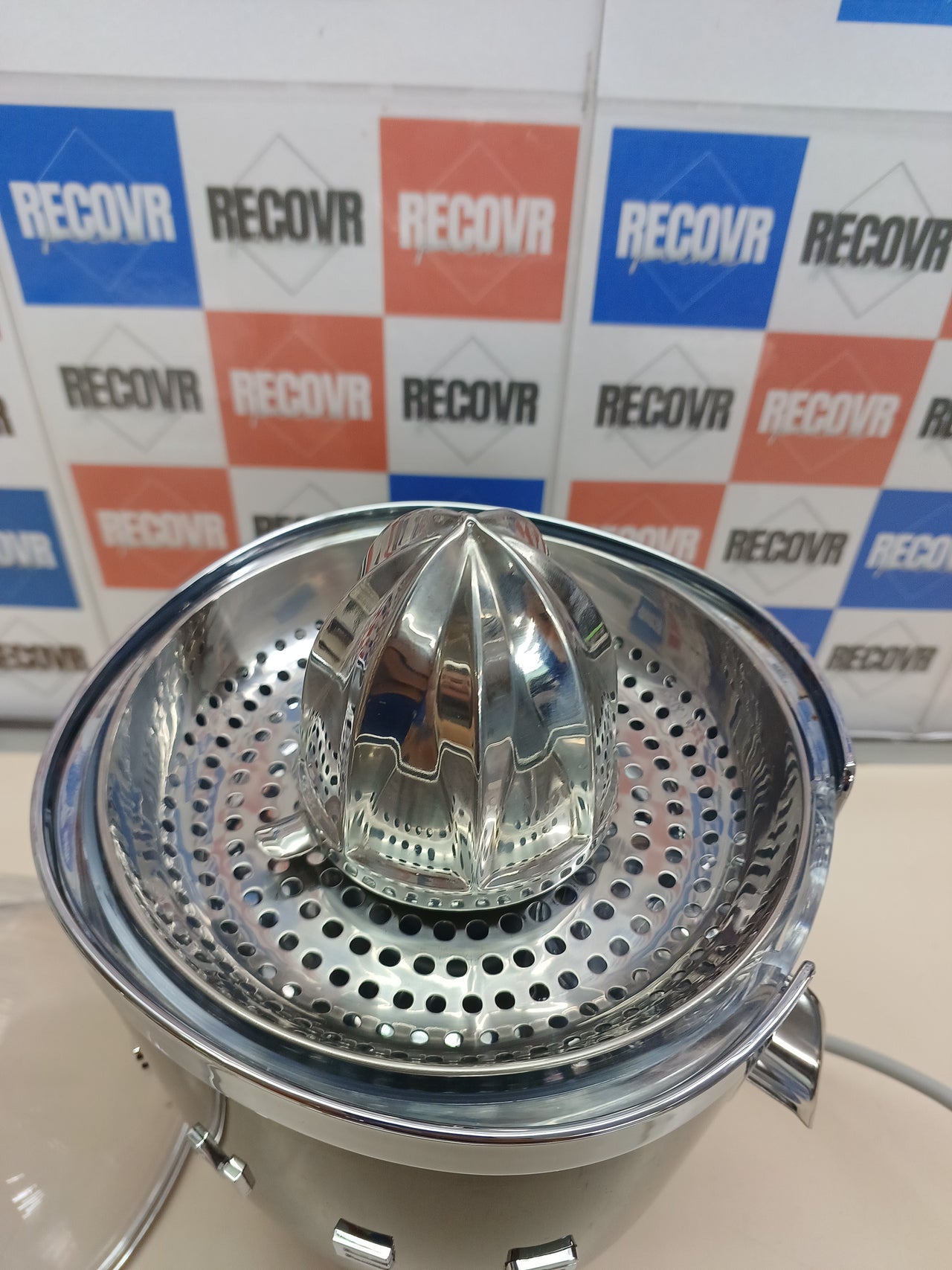 Exprimidor de cítricos de la marca